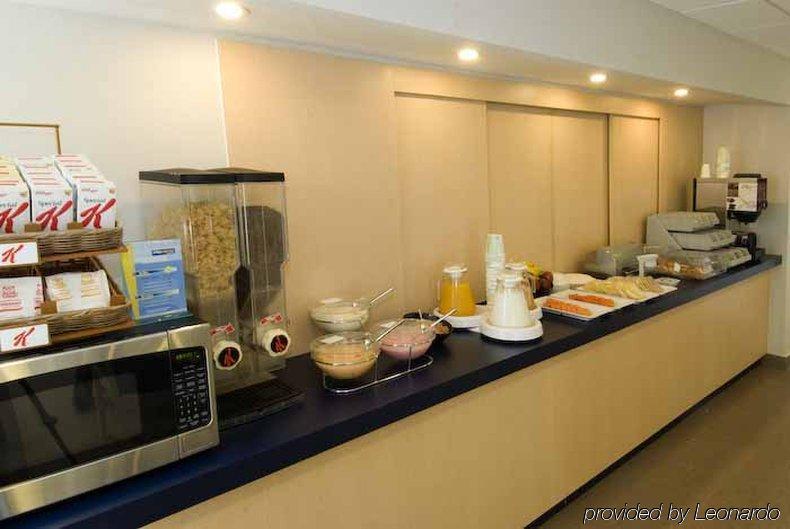 Express By Marriott Monterrey Aeropuerto Hotel 4*