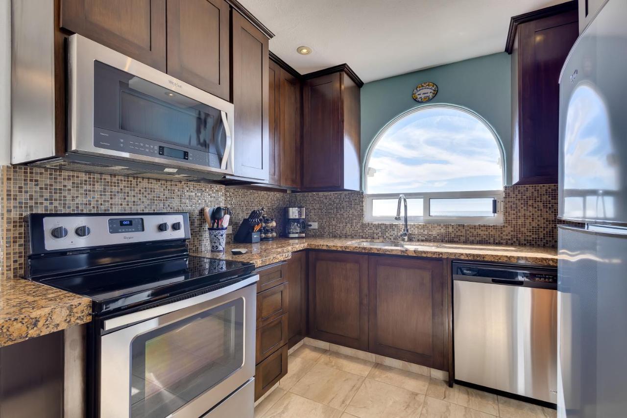Oceanfront - Pools And Apartment