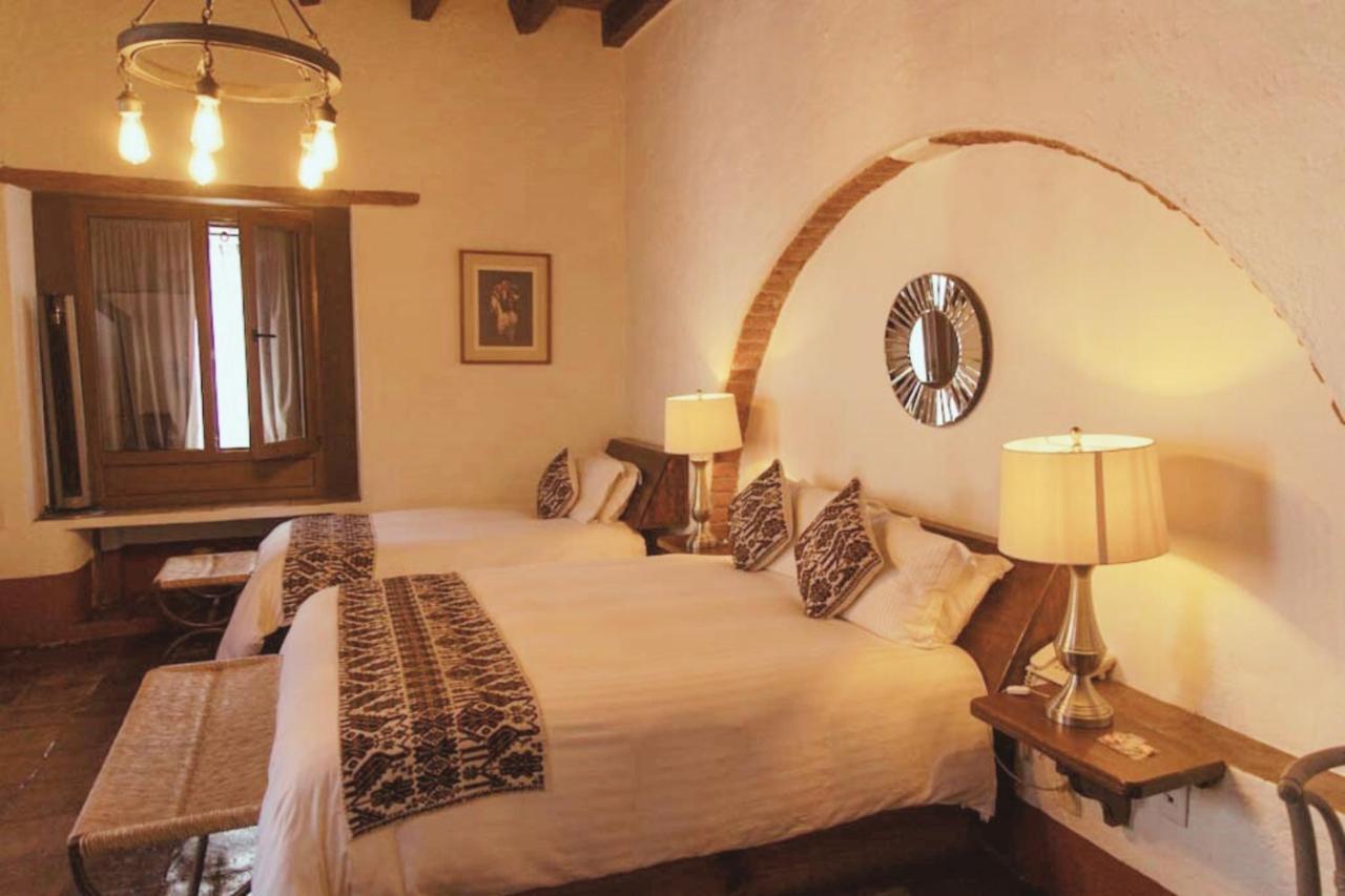 Hotel Meson De Leyendas Breakfast & Downtown Valle de Bravo