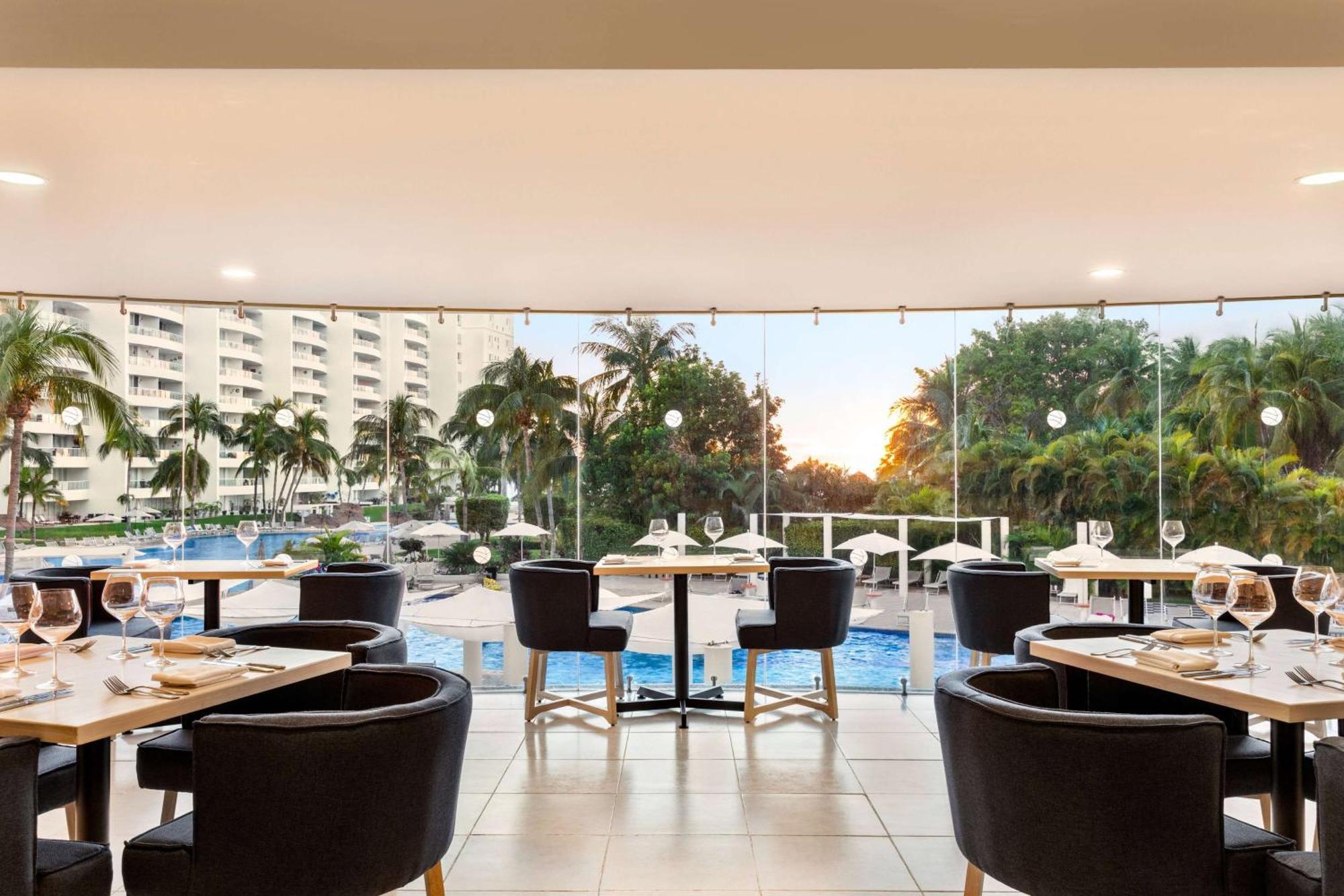 Wyndham Alltra Vallarta, 4*