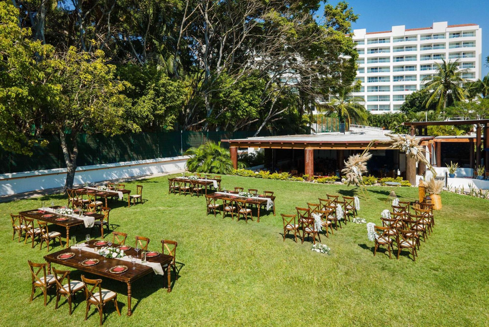 Wyndham Alltra Vallarta, 4*