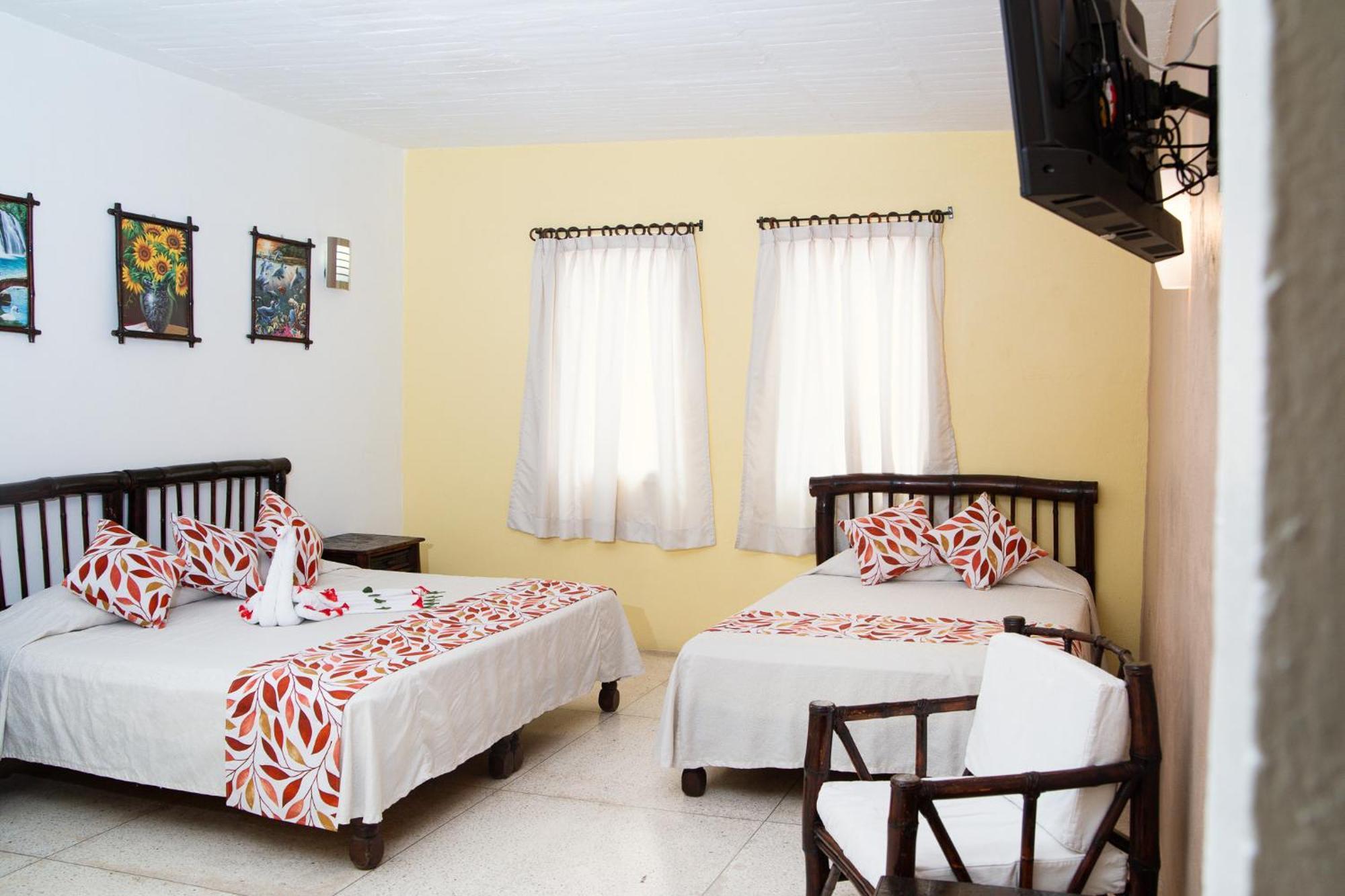 Hotel Zihua Caracol 3*