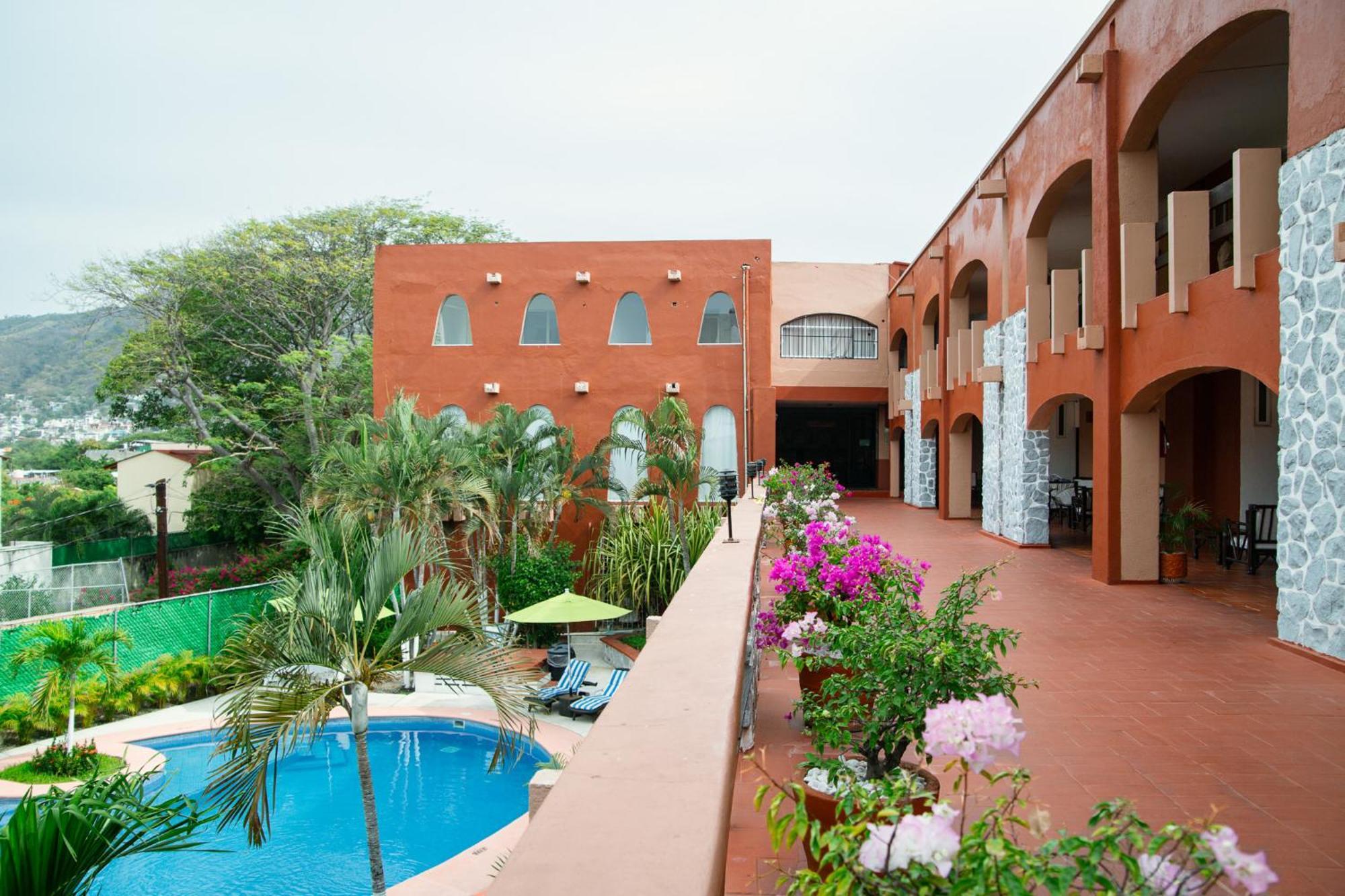 Hotel Zihua Caracol
