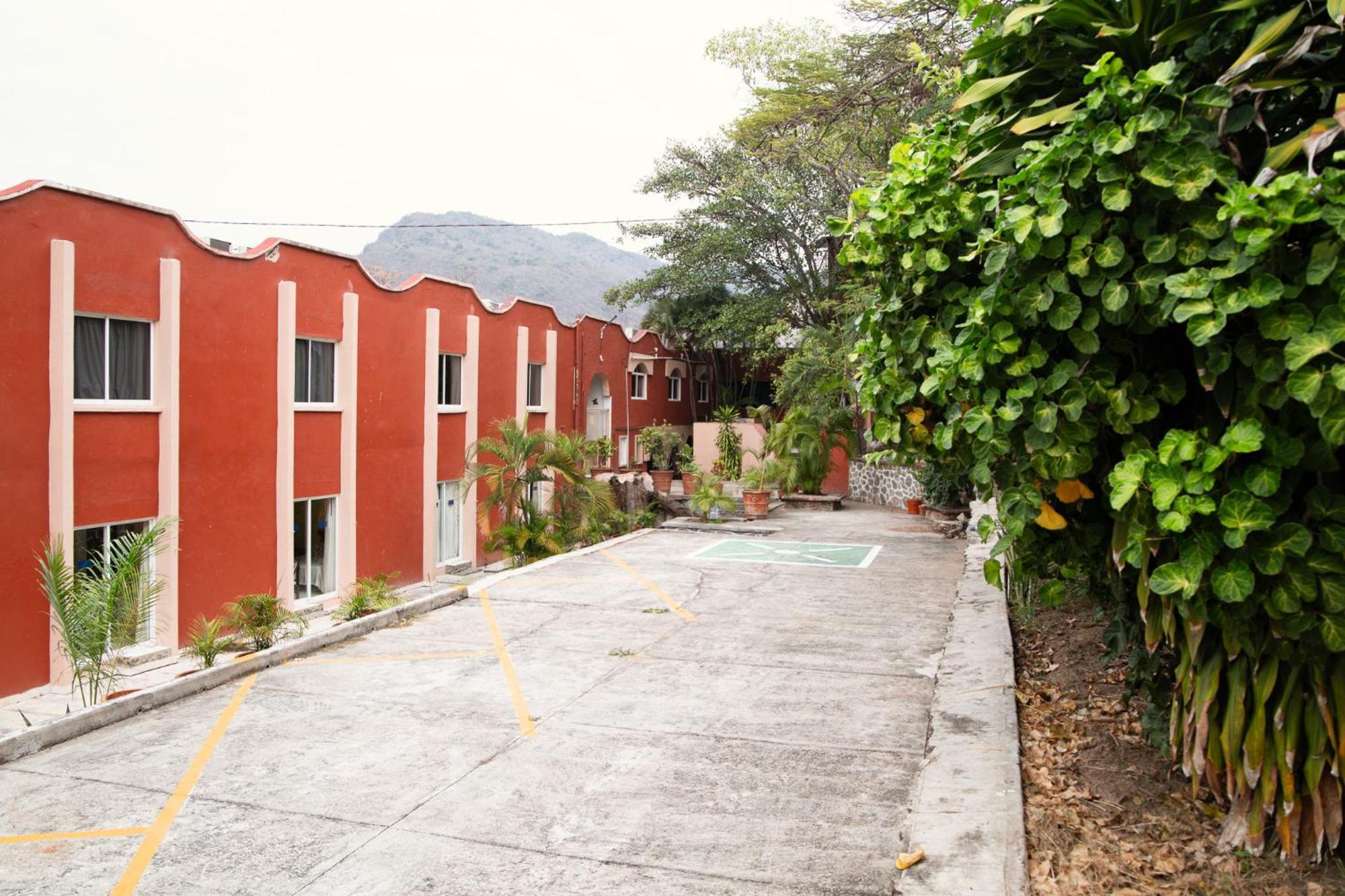 Zihua Caracol Hotel 3*
