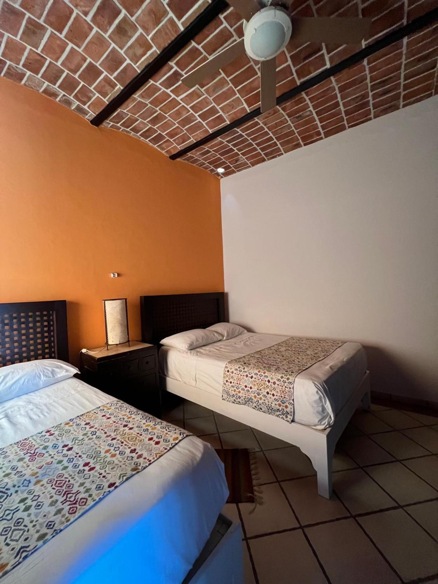 Mama Chuy & Hotel San Juan Cosala