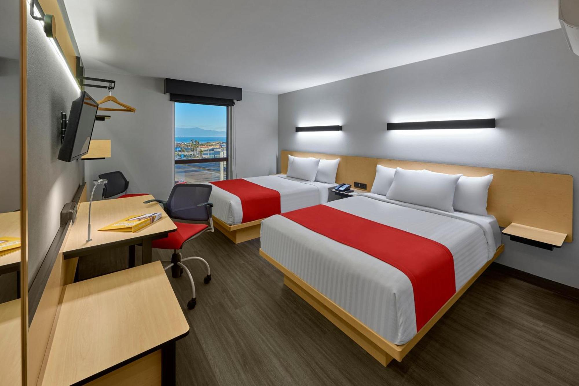 Hotel Express By Marriott La Paz