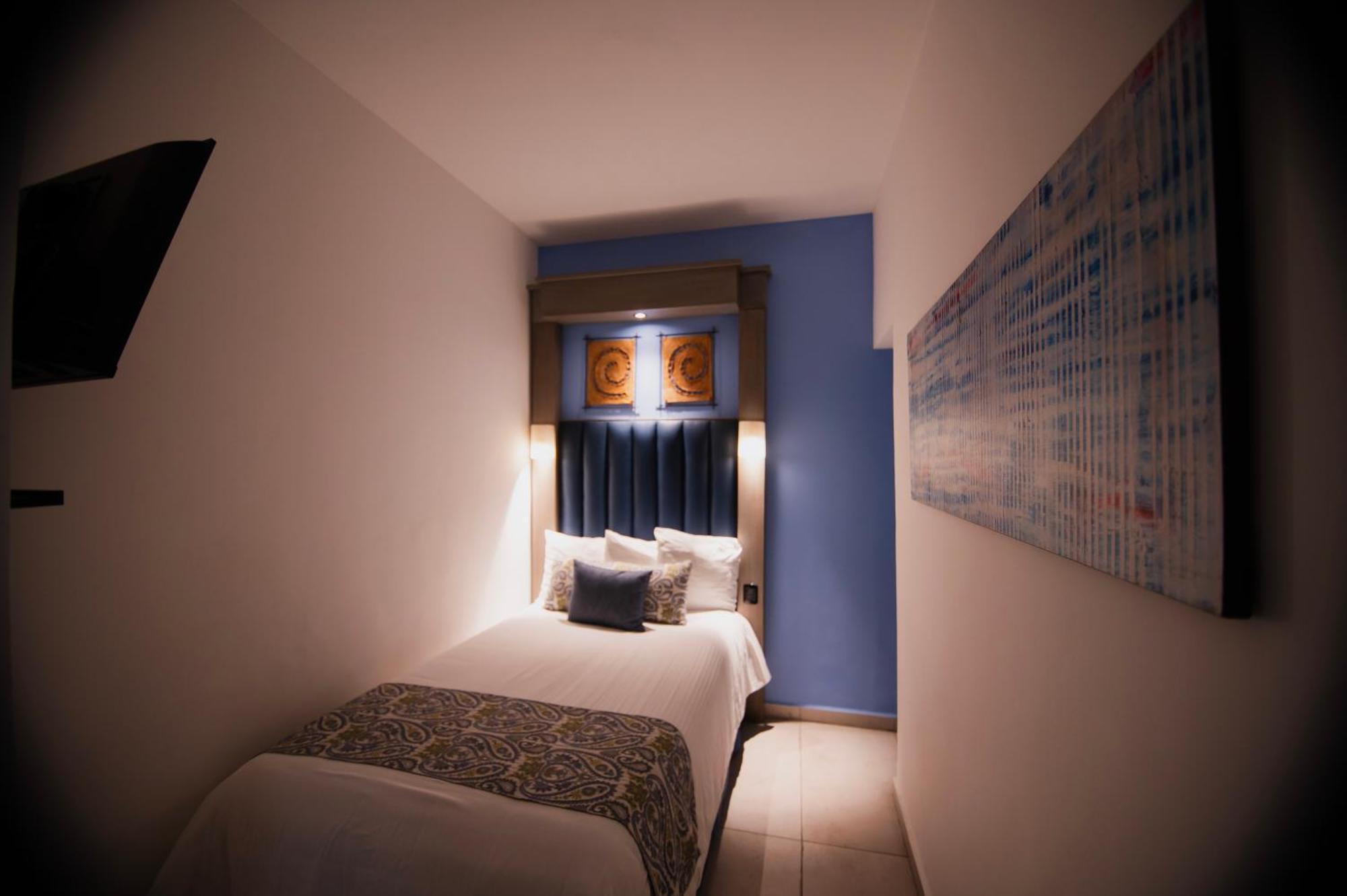 Hotel Hotel Hblue