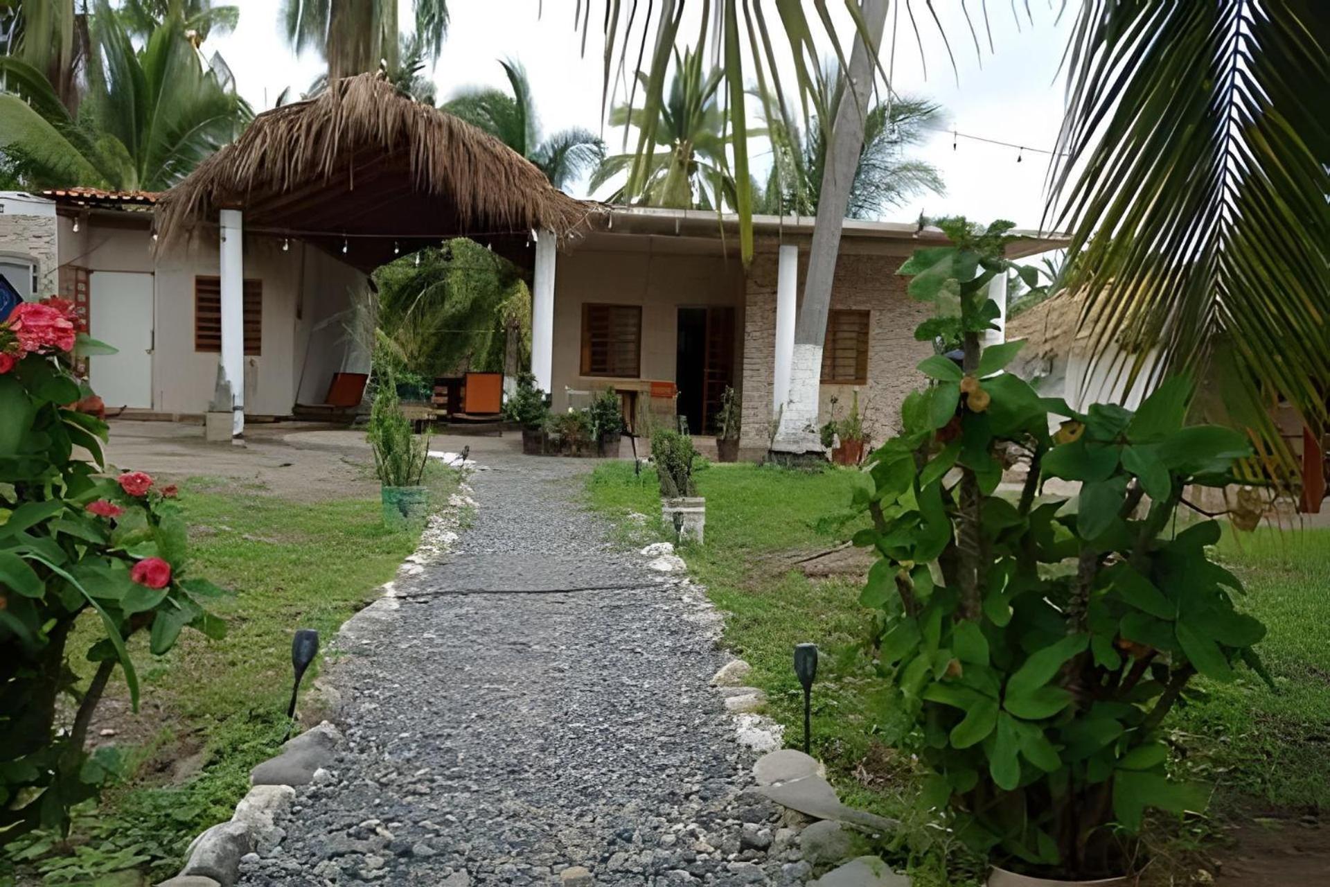 Casa Palmas Playa La Saladita