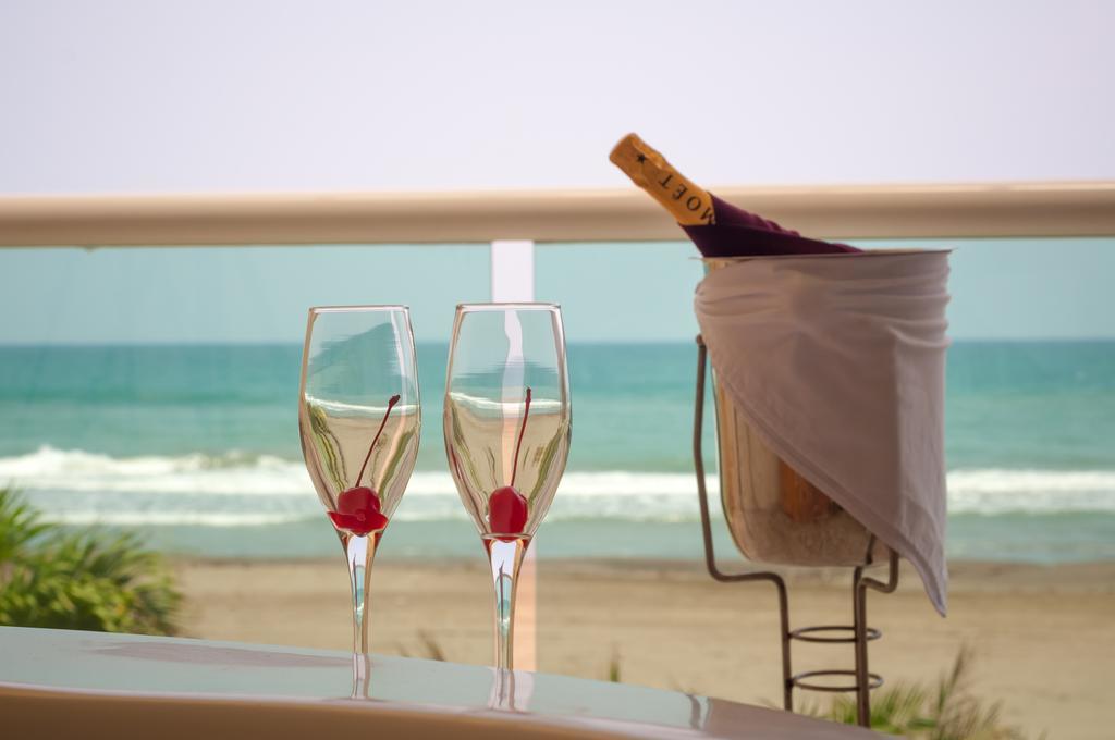 Hotel Artisan Playa Esmeralda Family 5*