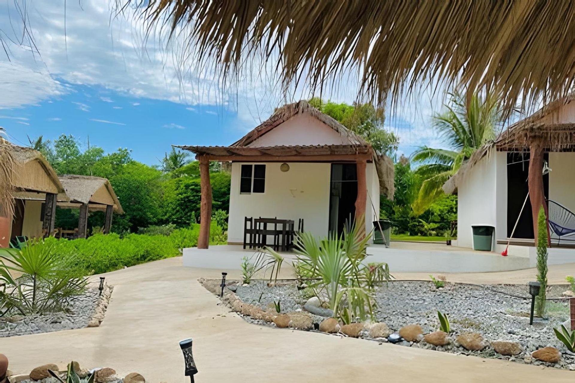 Casa Palmas Playa La Saladita Zihuatanejo