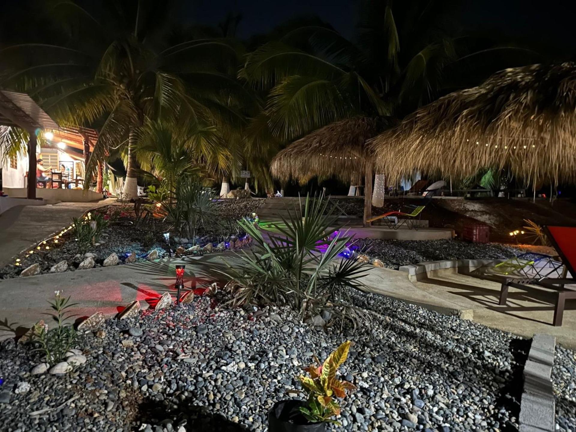 Casa Palmas Playa La Saladita *