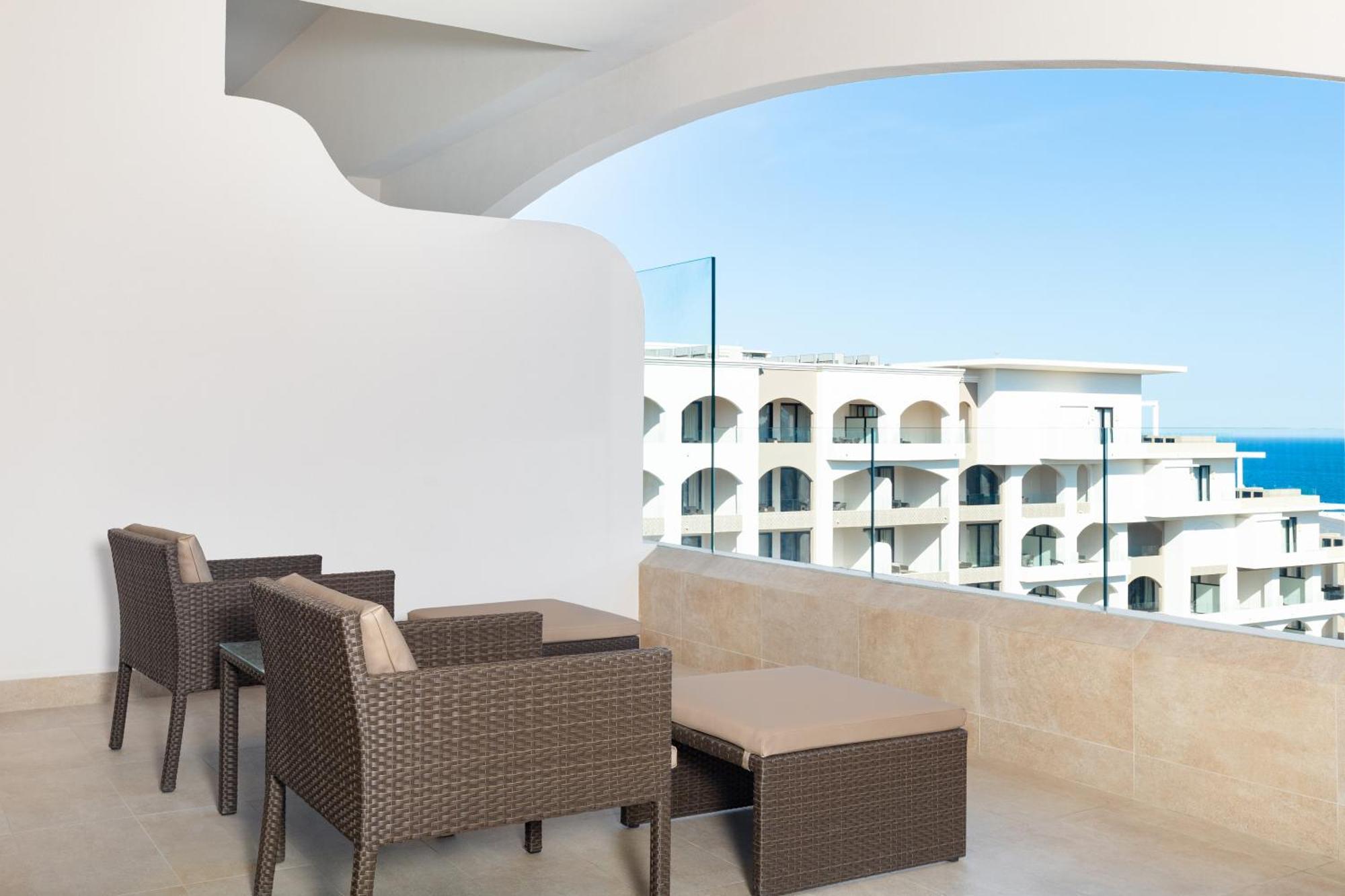 La Valencia & Cabos Hotel