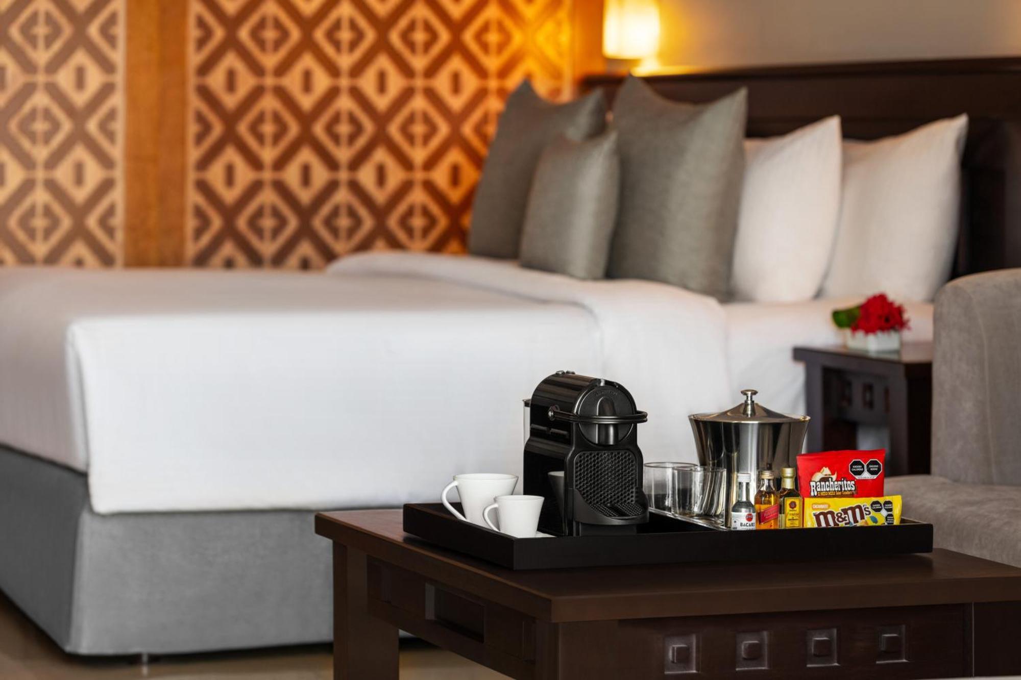 Wyndham Alltra Vallarta, 4*