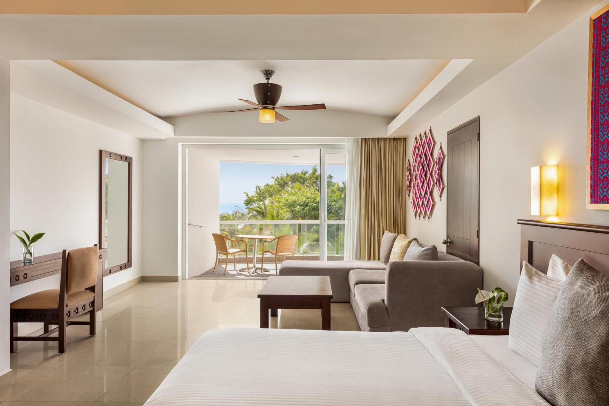 Resort Wyndham Alltra Vallarta, 4*