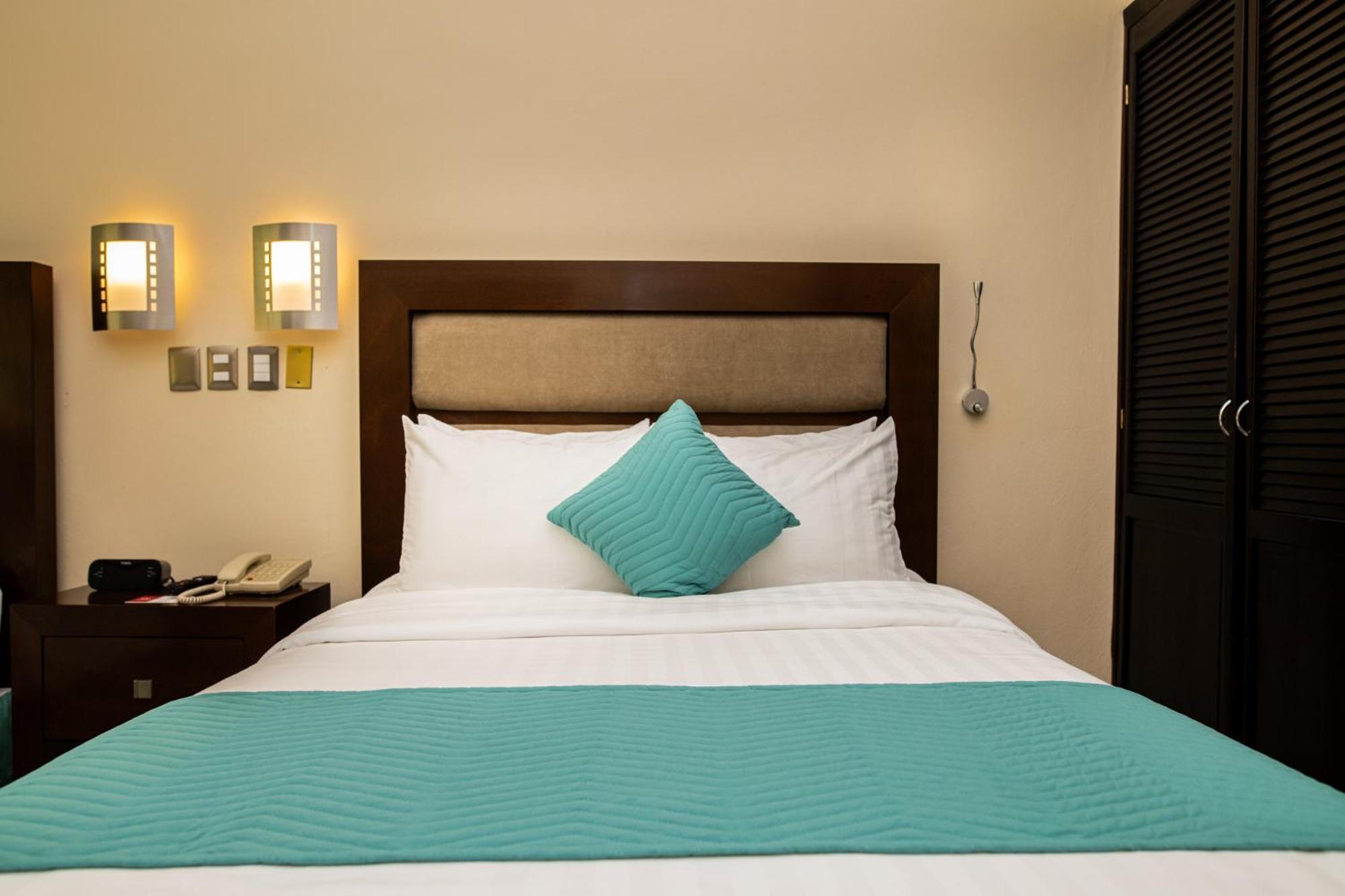 Mercedes Hotel Palenque
