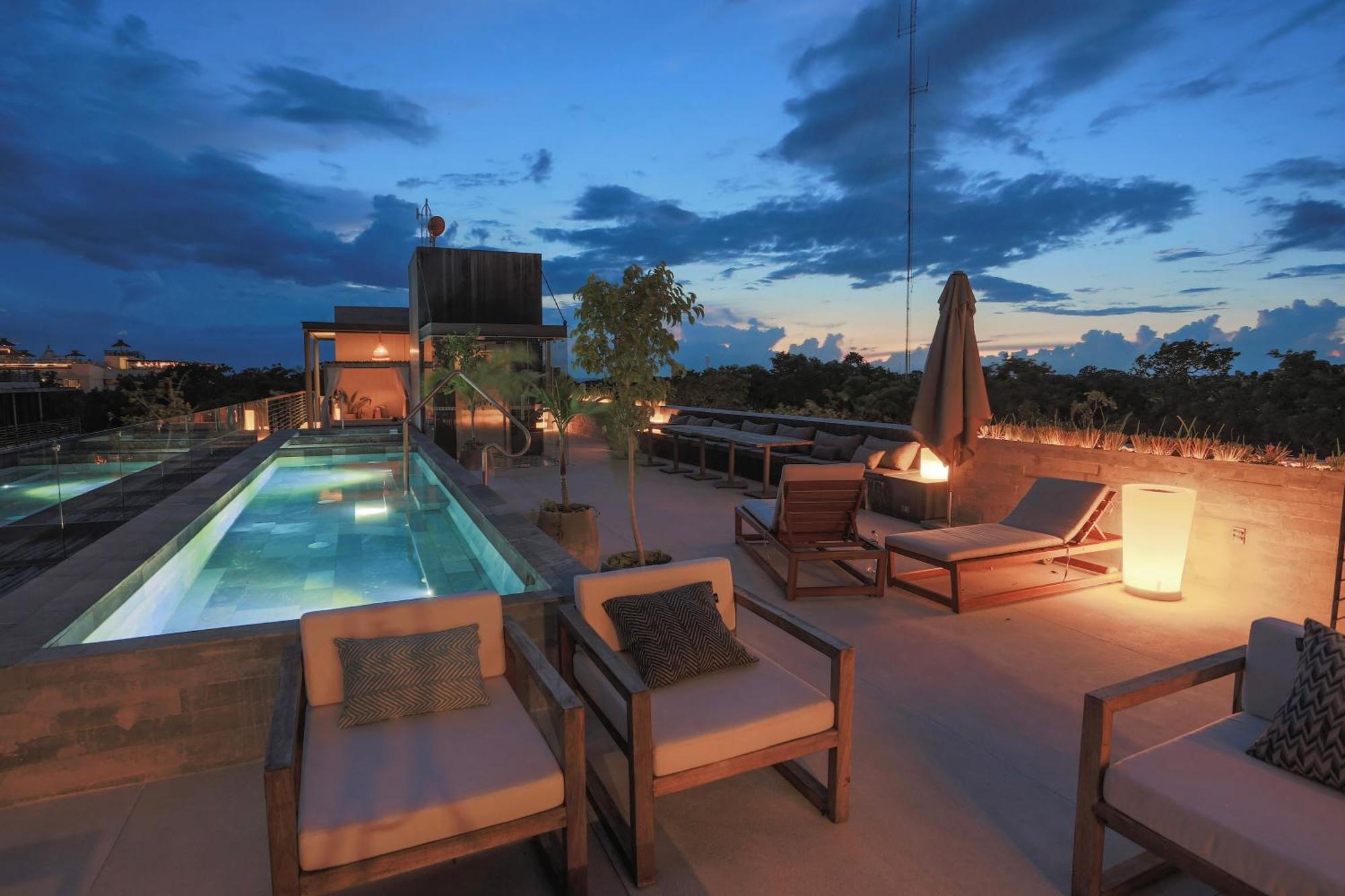 Apartment 2-br Tropical Retreat With Sauna, Gym And Pool
