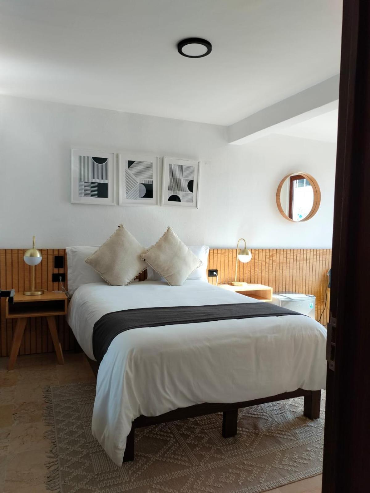 Hotel Cholula Suites 4*