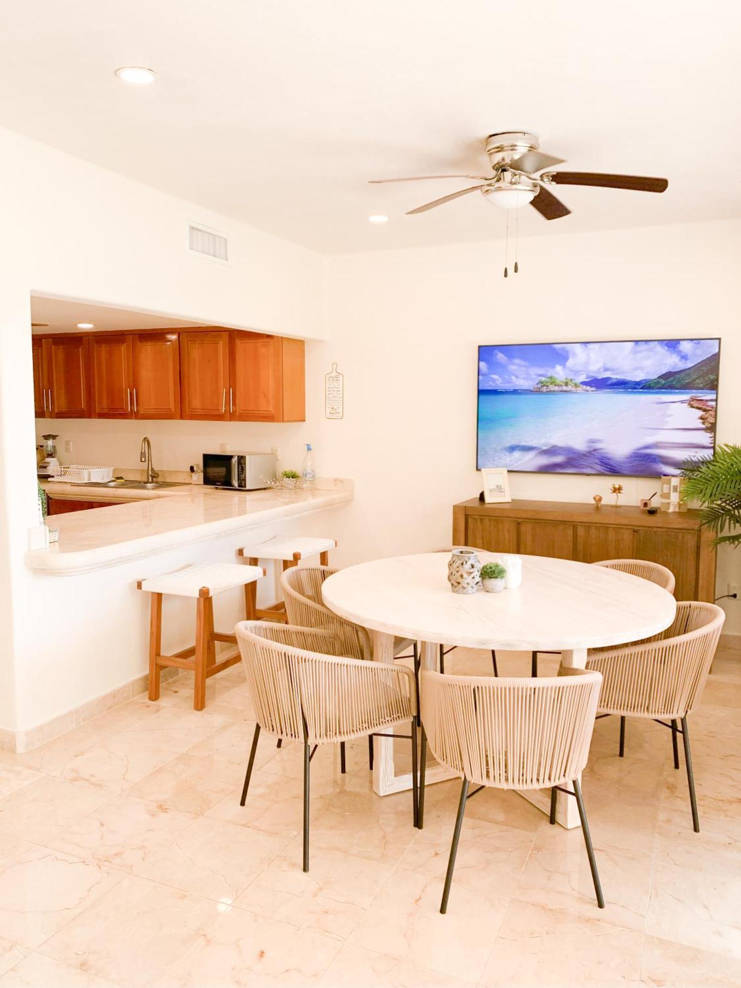 Beachfront Breathtaking Views Apartment Puerto Aventuras
