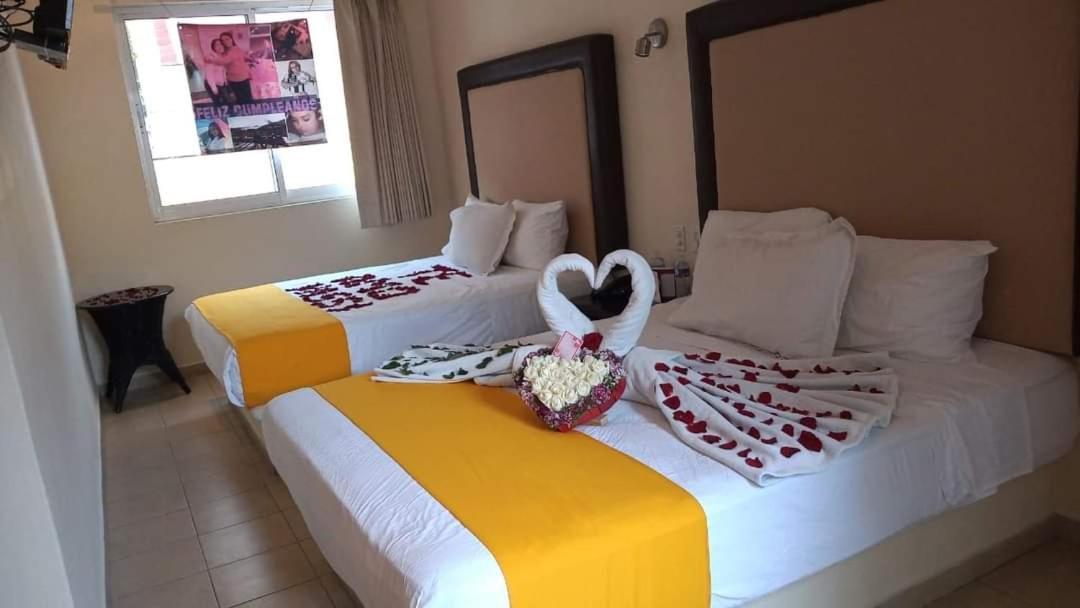 Hc & Desayuno En Cortesia 4*