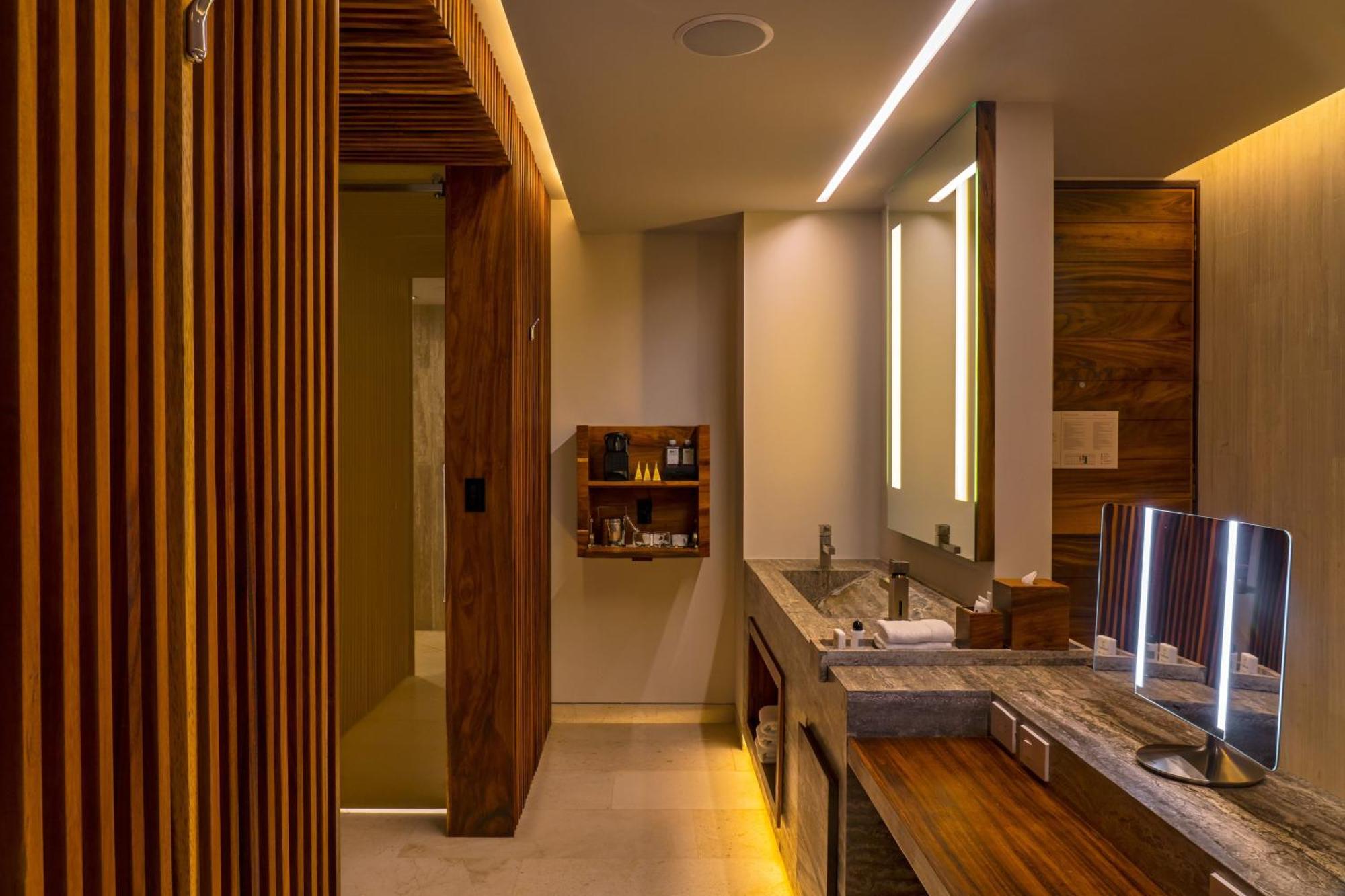 Hotel Solaz, A Luxury Collection Resort, Cabos 5*
