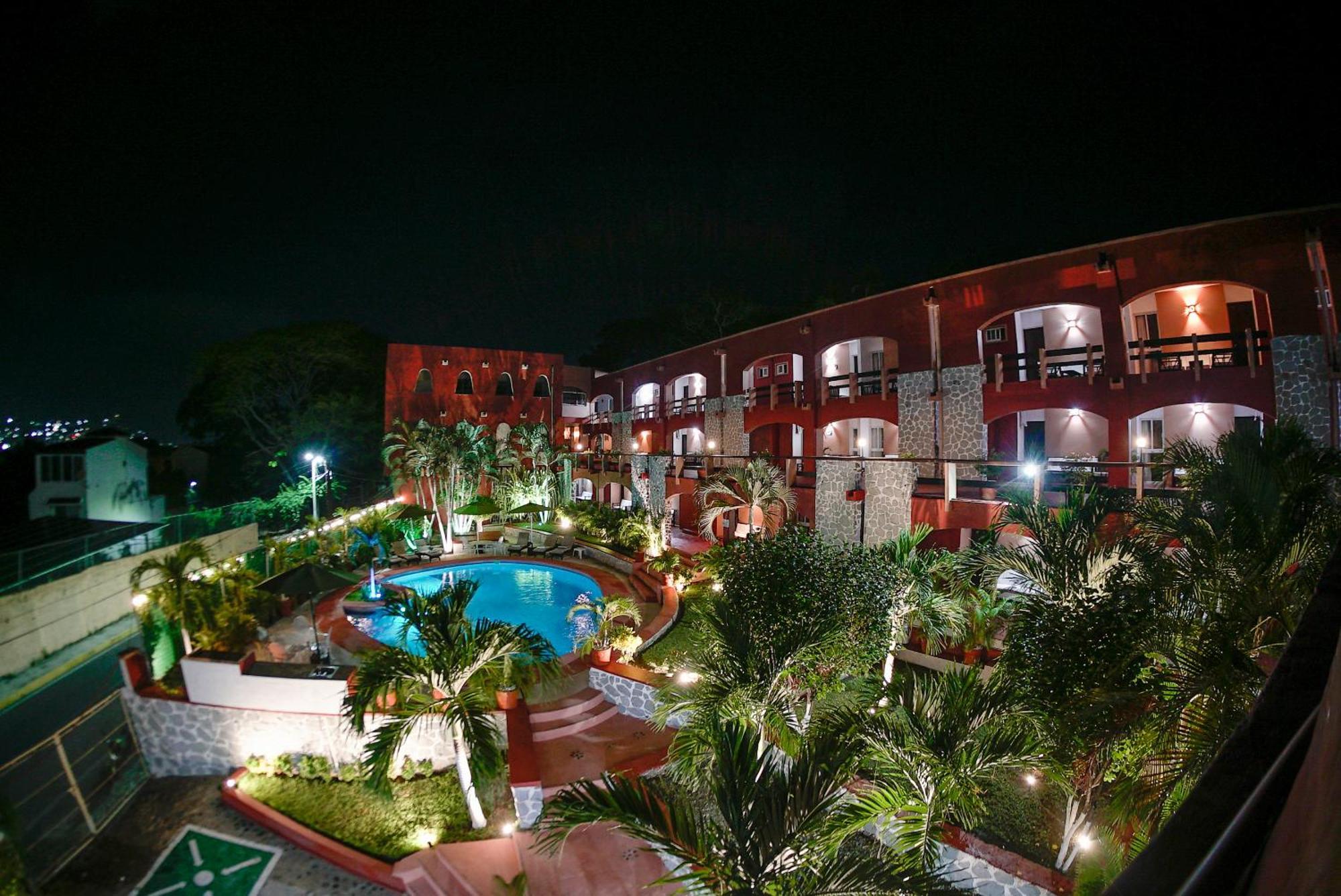Hotel Zihua Caracol 3*
