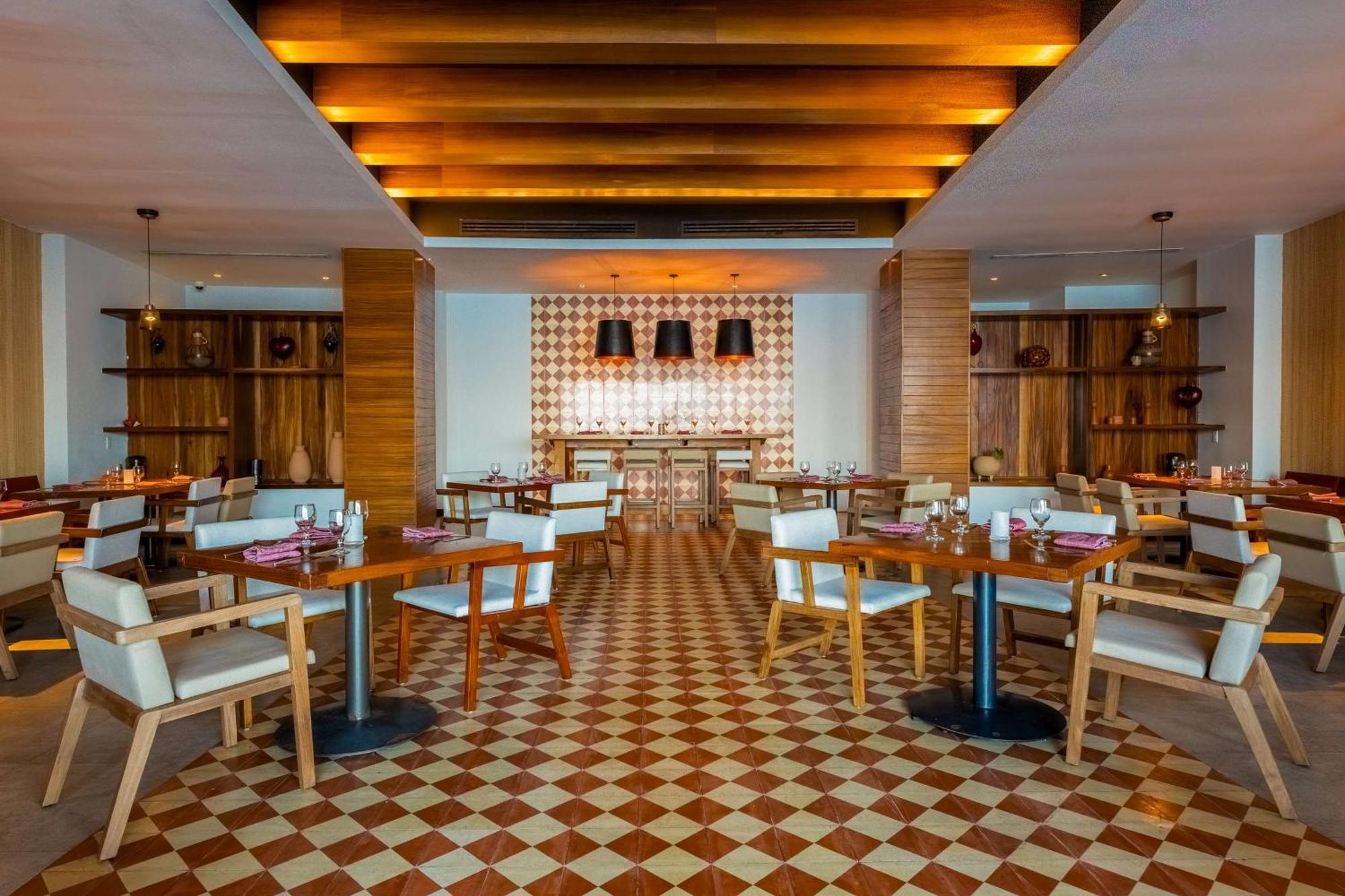 Hilton Vallarta Riviera Resort,puerto Vallarta (adults Only)