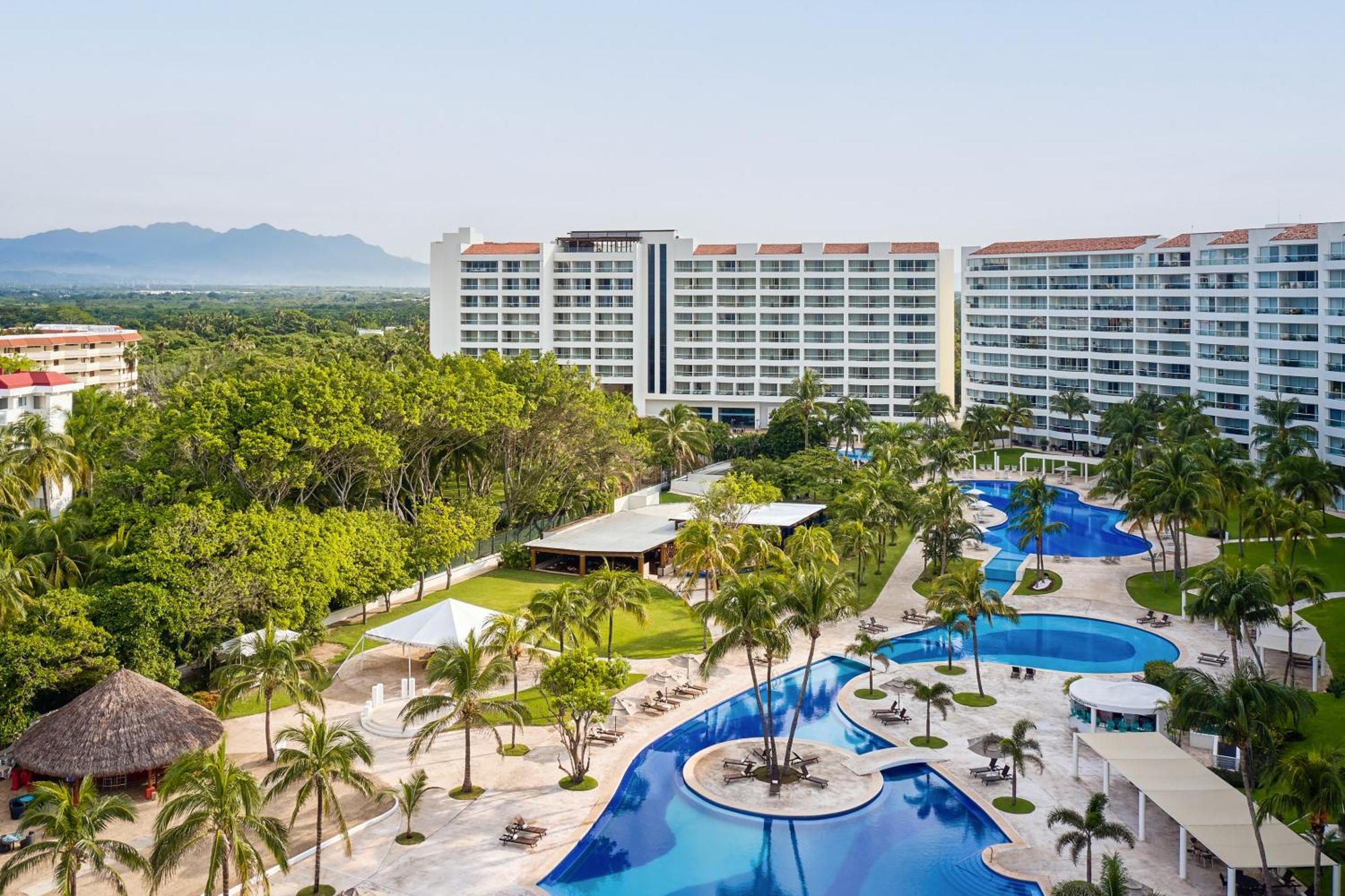 Wyndham Alltra Vallarta, 4*