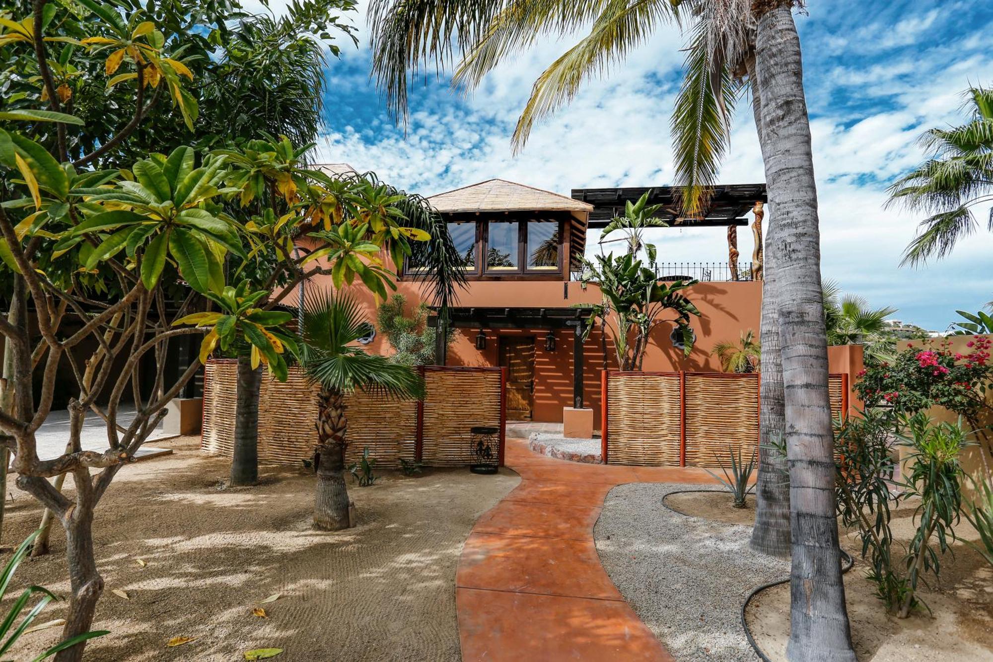 Villa Vida Cabo - Authentic Spacious Ocean View Near & Town