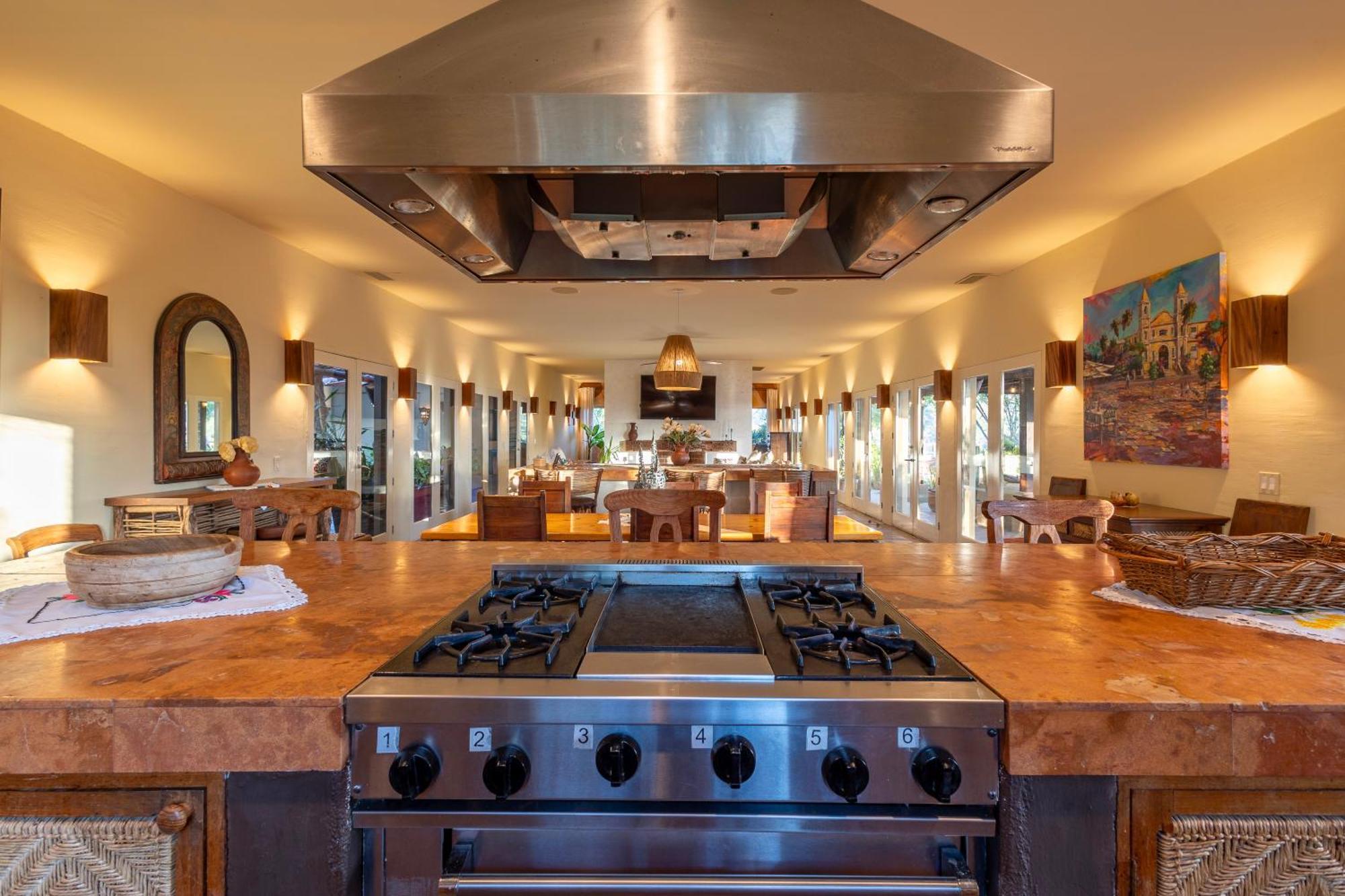 Villa Vida Cabo - Authentic Spacious Ocean View Near & Town