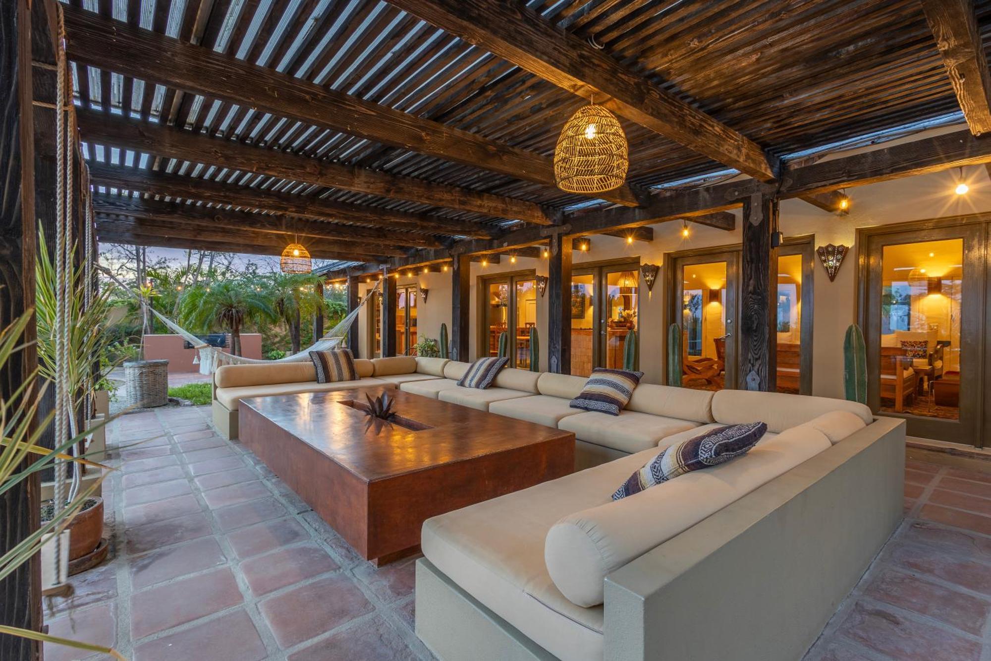 Villa Vida Cabo - Authentic Spacious Ocean View Near & Town