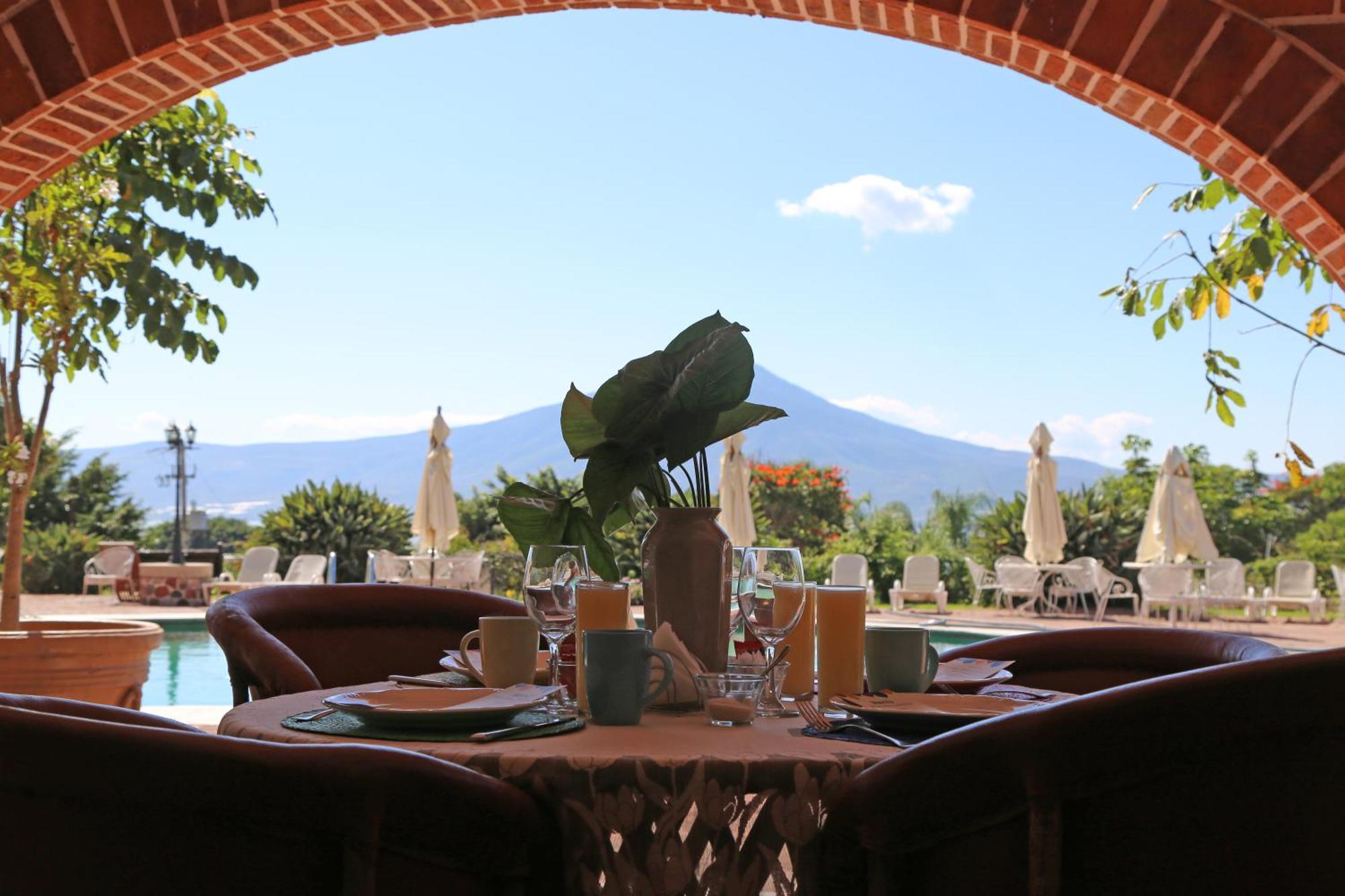Hotel Mama Chuy & San Juan Cosala