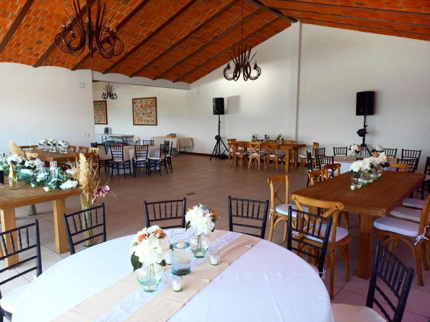 Mama Chuy & Hotel 4*