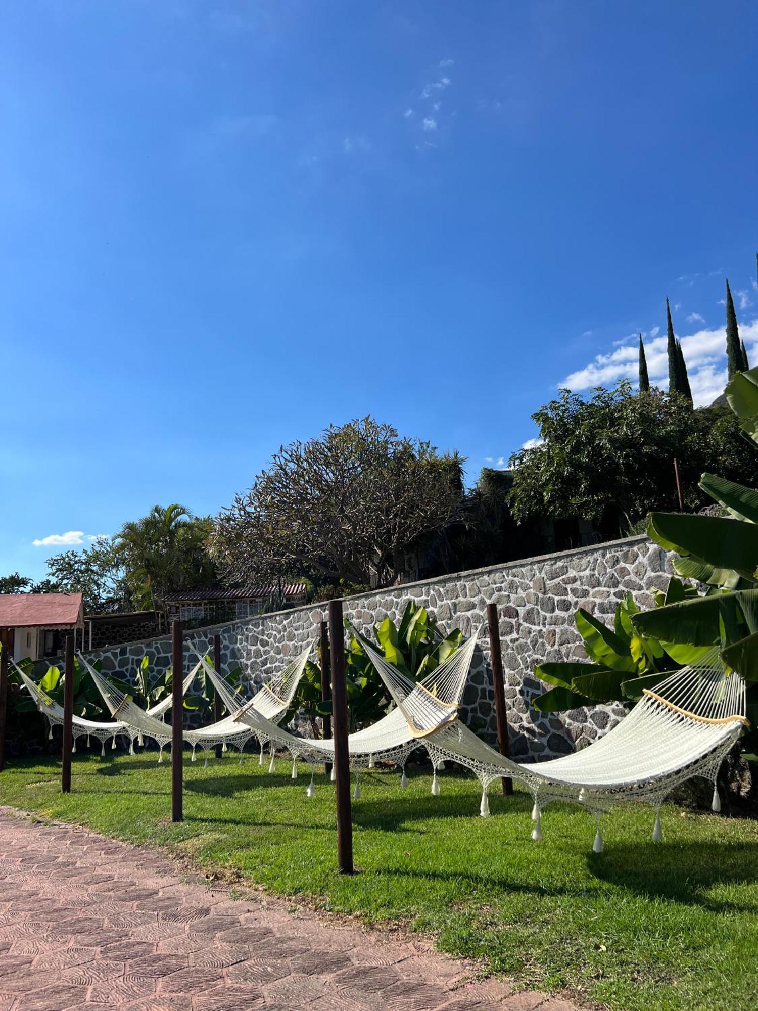 Hotel Mama Chuy & San Juan Cosala