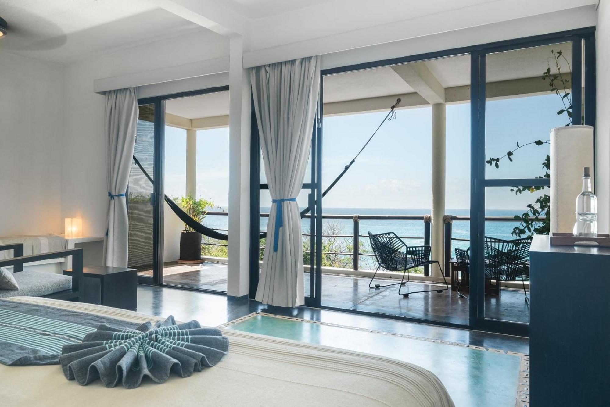 Hotel Manta Raya - Right On The 3*