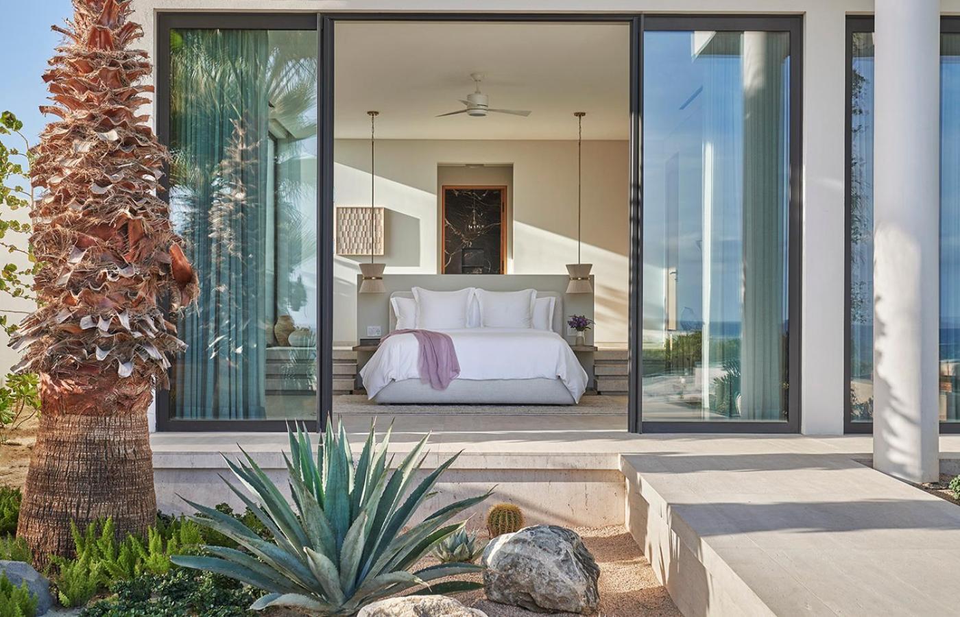 Resort Four Seasons Cabos 5*
