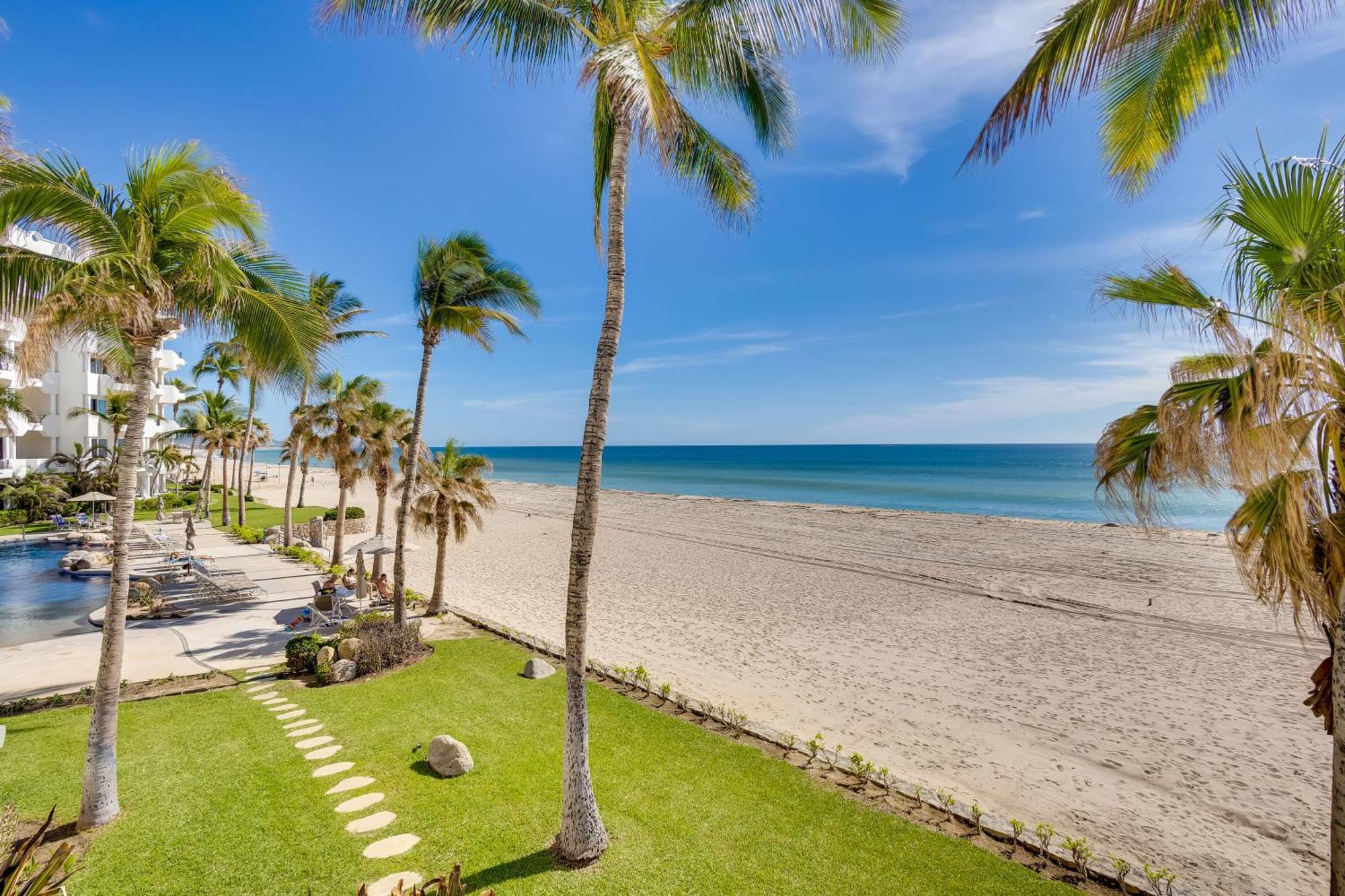 Apartment Oceanfront - Pools And