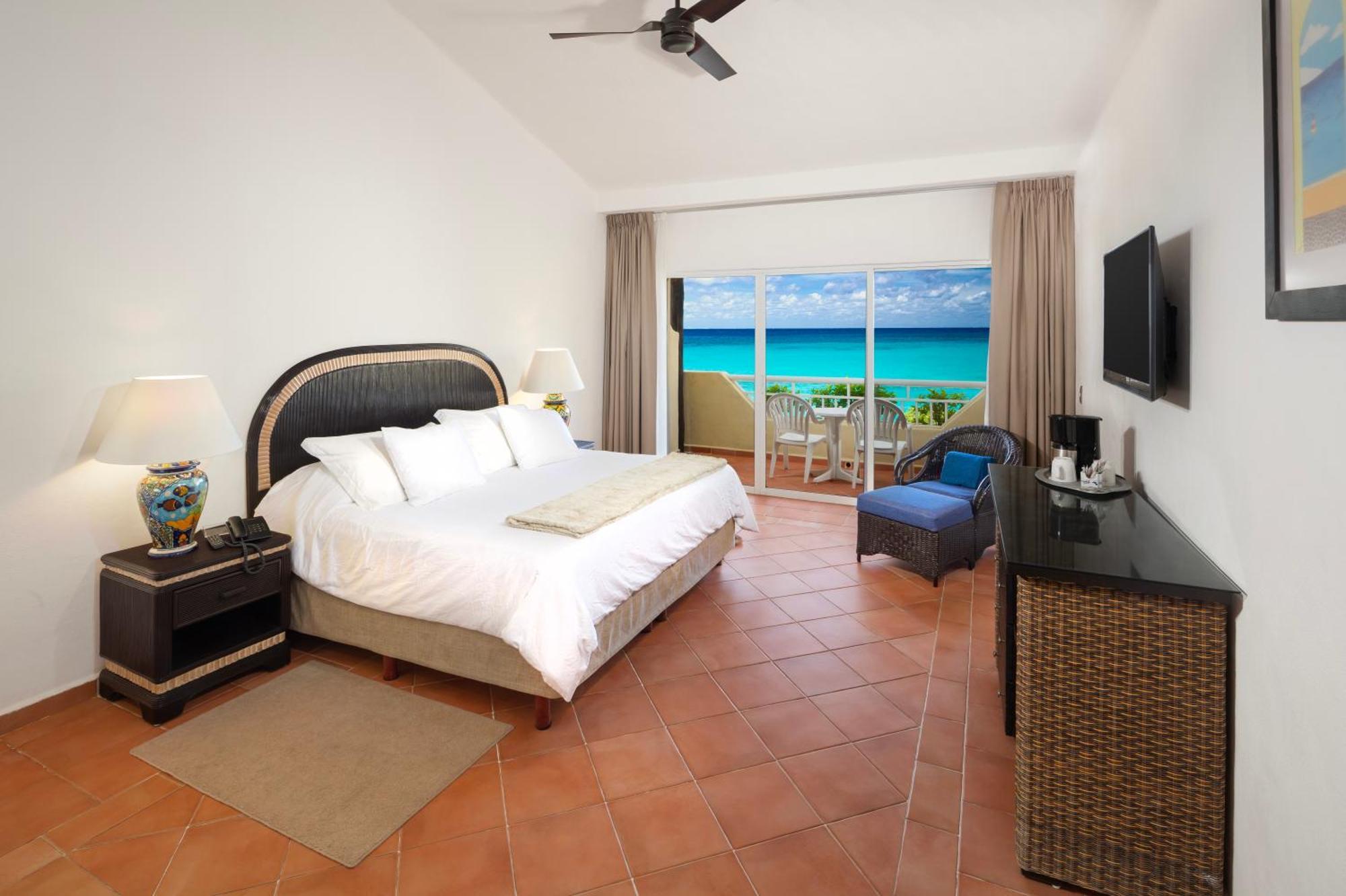Playa Azul Hotel 4*
