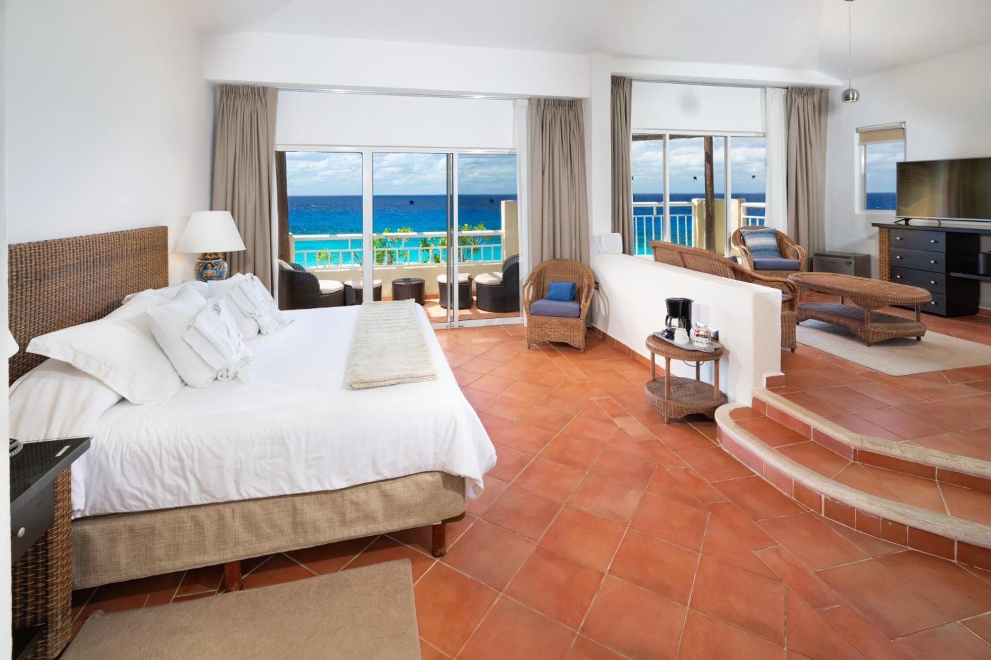 Playa Azul Hotel 4*