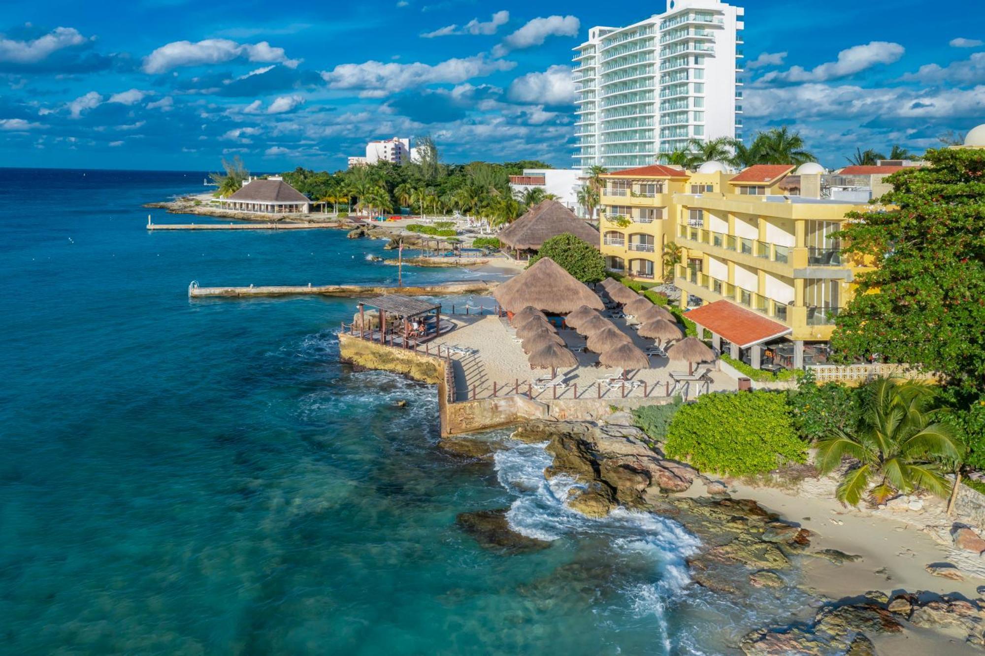 Playa Azul Hotel 4*
