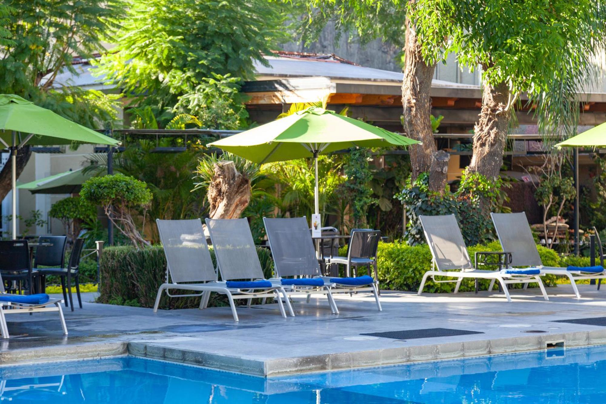 Hotel Plaza Camelinas Queretaro