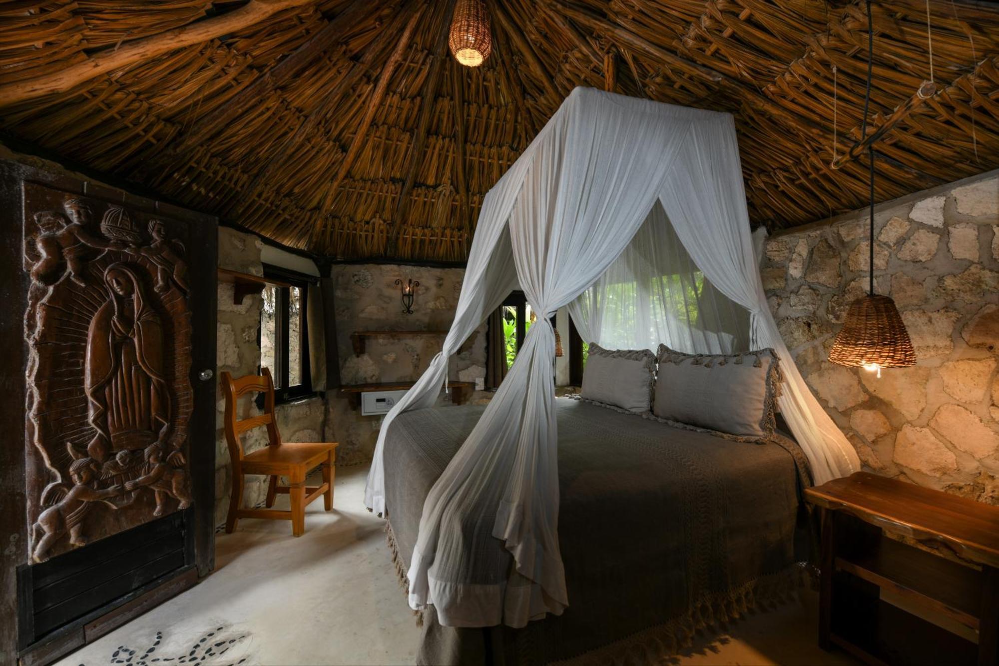 Hotel Diamante K - Inside National Park
