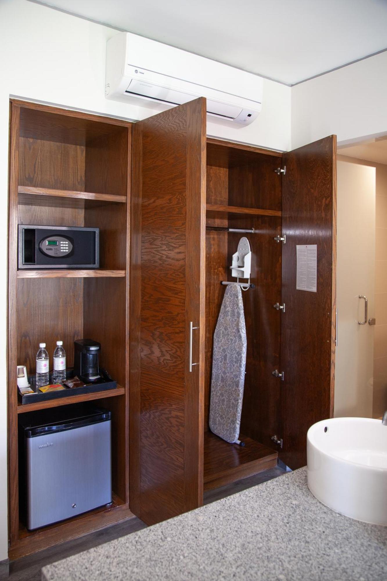 Hotel Plaza Camelinas Queretaro