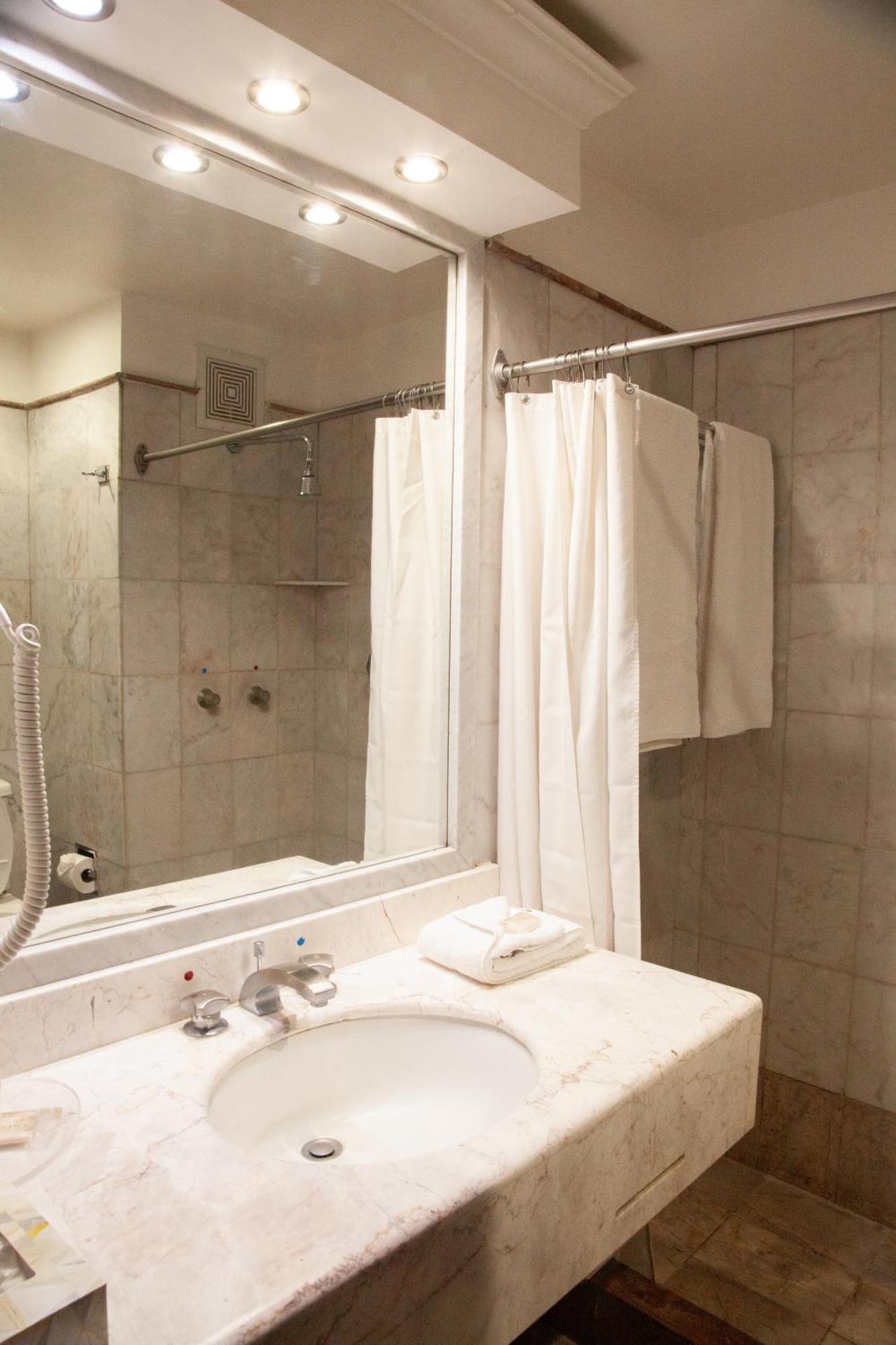 Plaza Camelinas Hotel