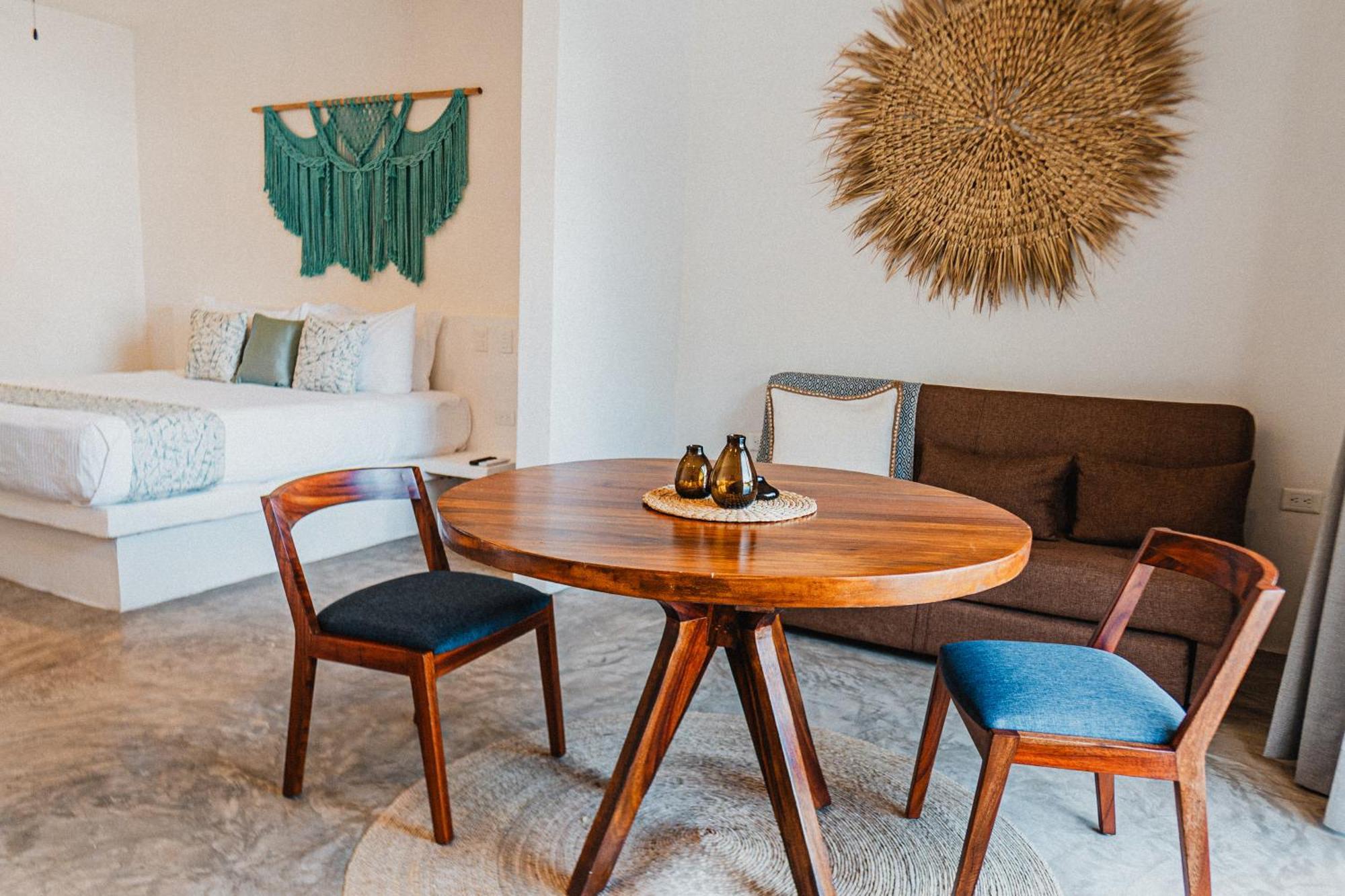 Hau Holbox, Oceanfront Boutique