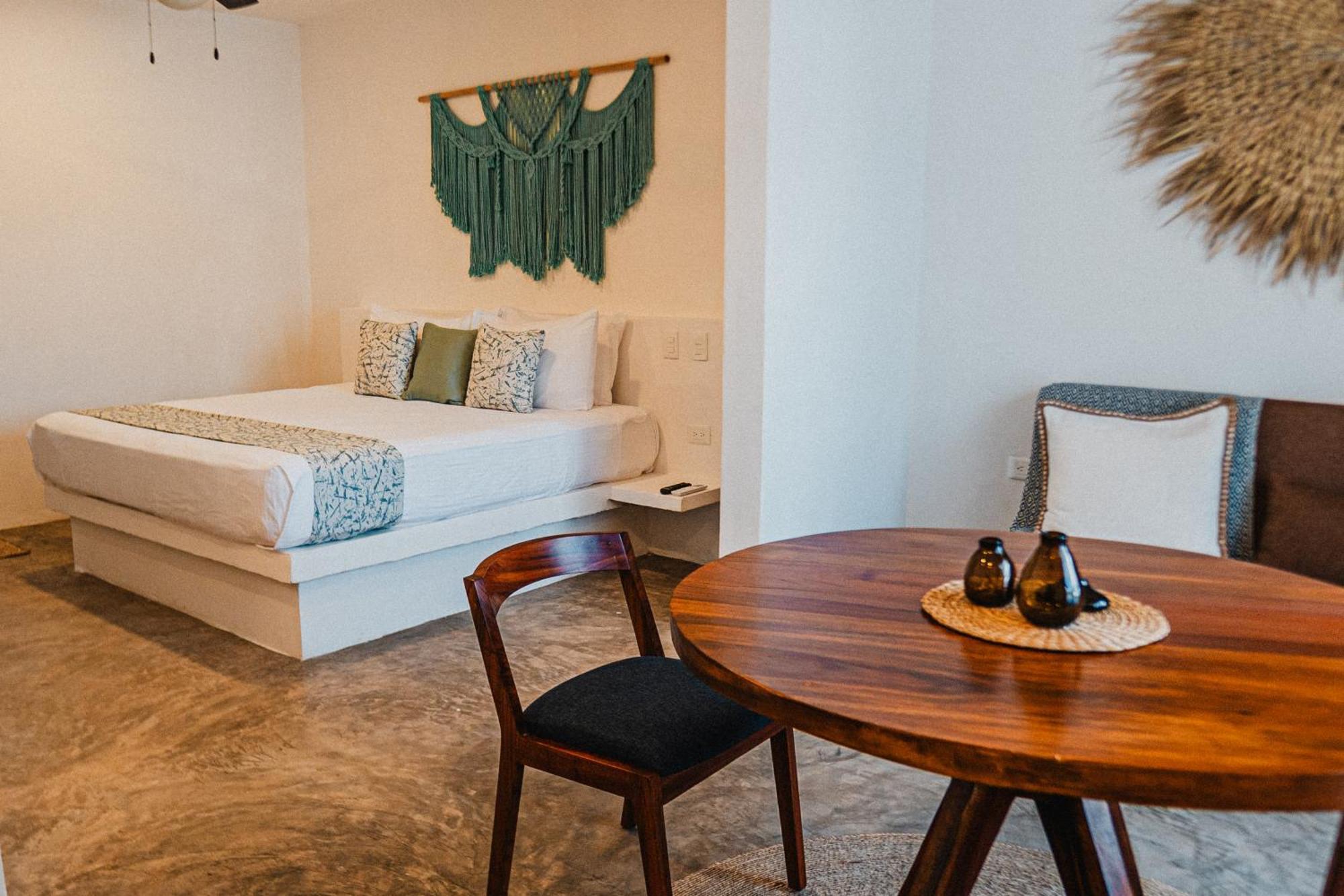 Hau Holbox, Oceanfront Boutique 4*