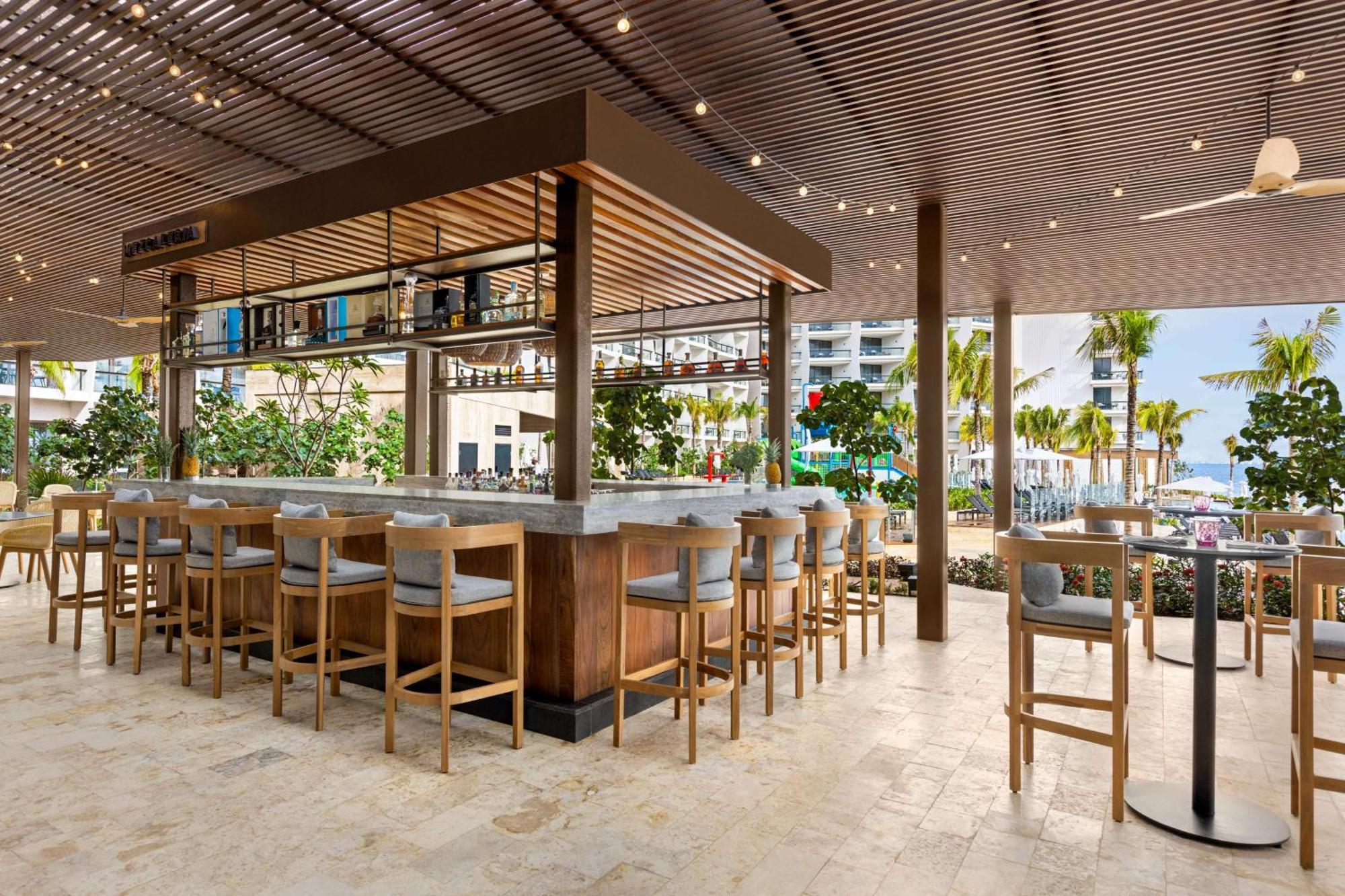 Resort Hilton Cancun, An