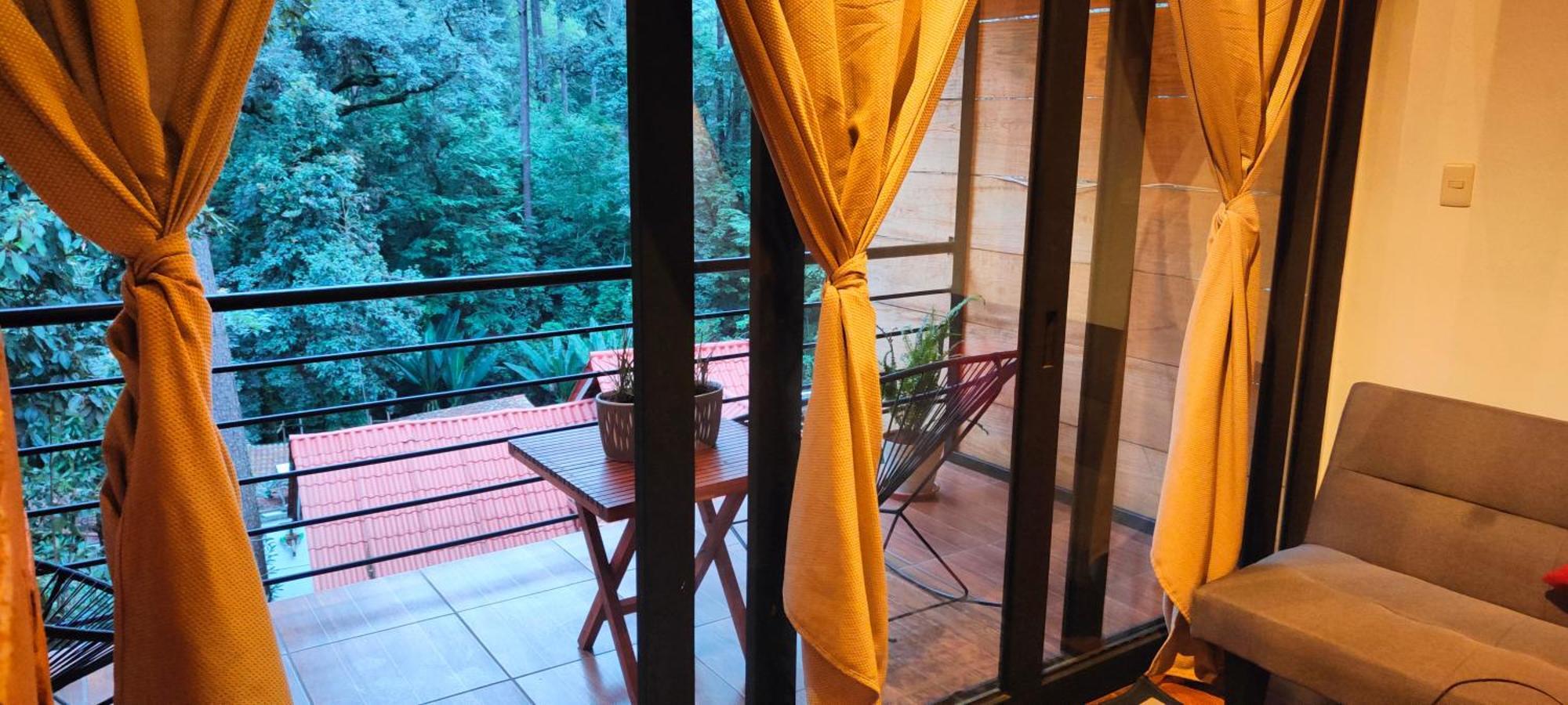 Encino House Boutique Hotel