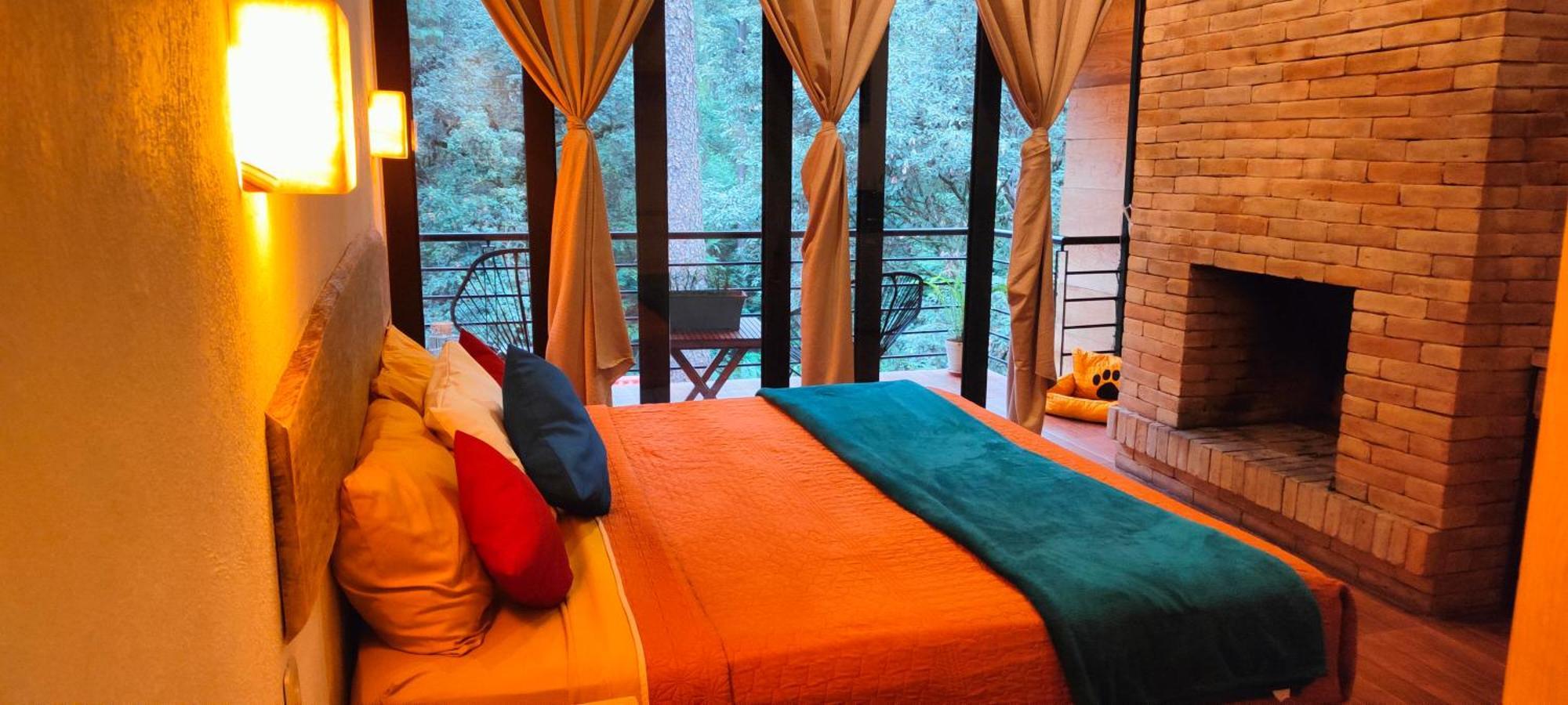 Encino House Boutique Hotel