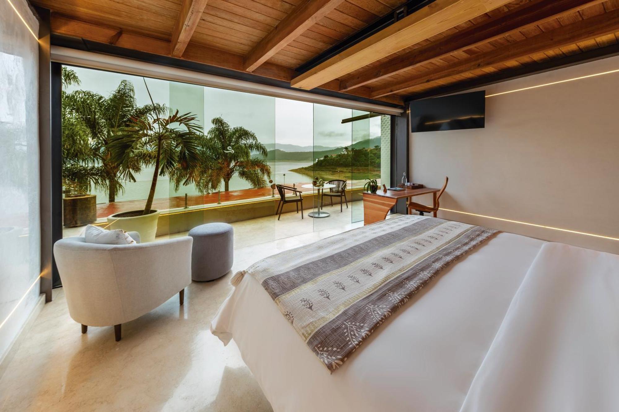 Resort El Santuario & 5*
