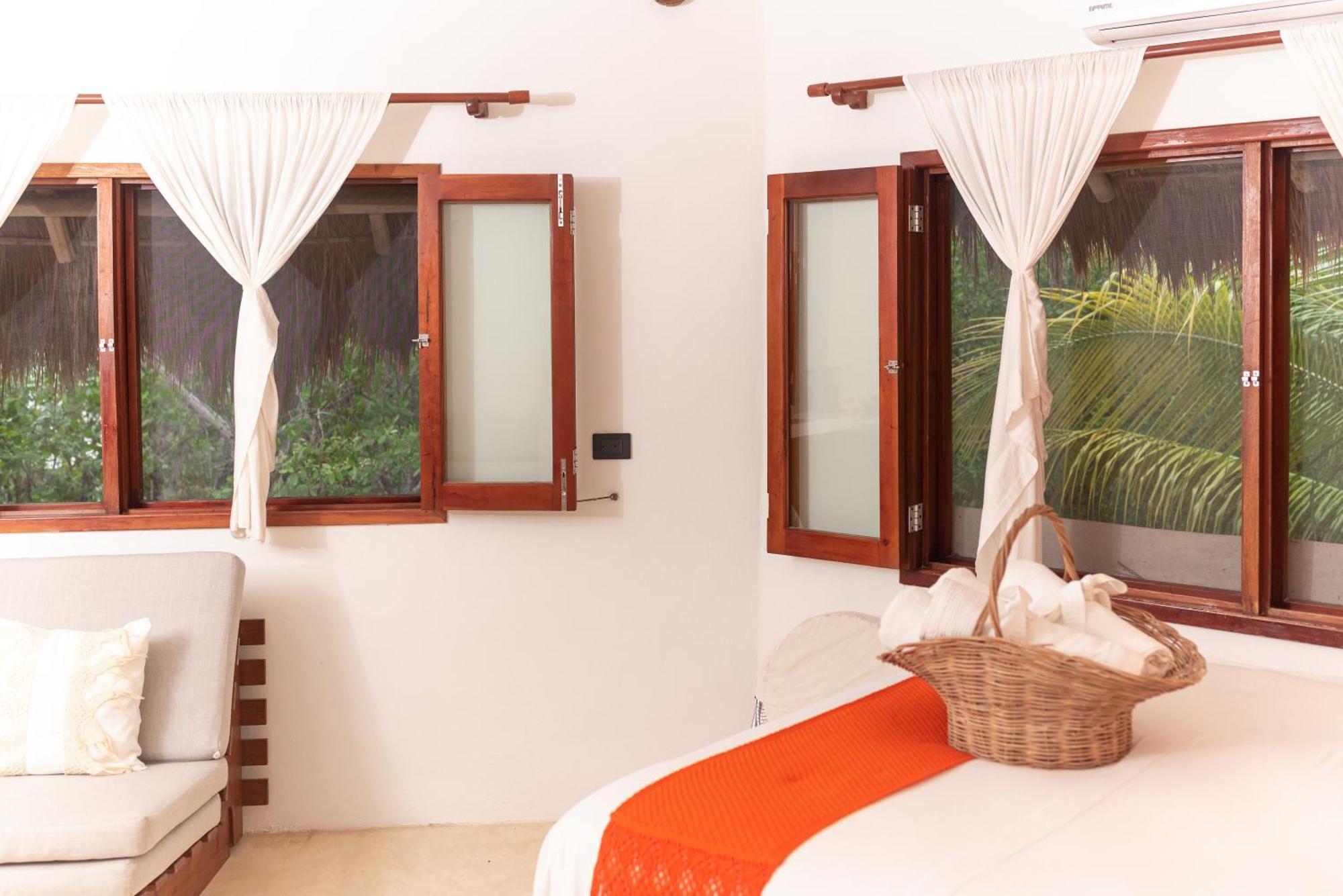 Casa Takywara Hotel